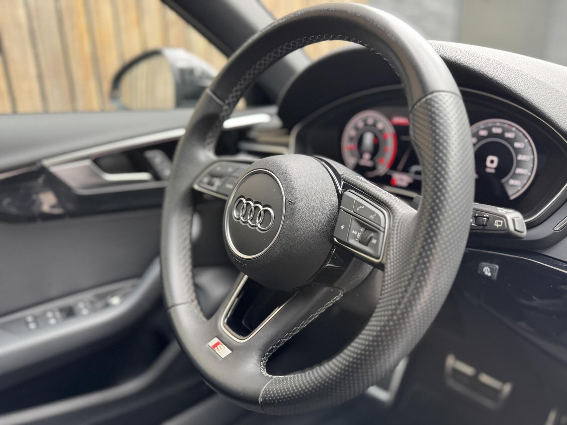 Audi A4 Avant 40 TFSI S edition Competition Automaat | LED koplampen | Cruise control | Climate control | Zwart optiek | Getint glas | Achteruitrijcamera | Parkeersensoren voor en achter 47659430-61.jpg | Timcars.nl