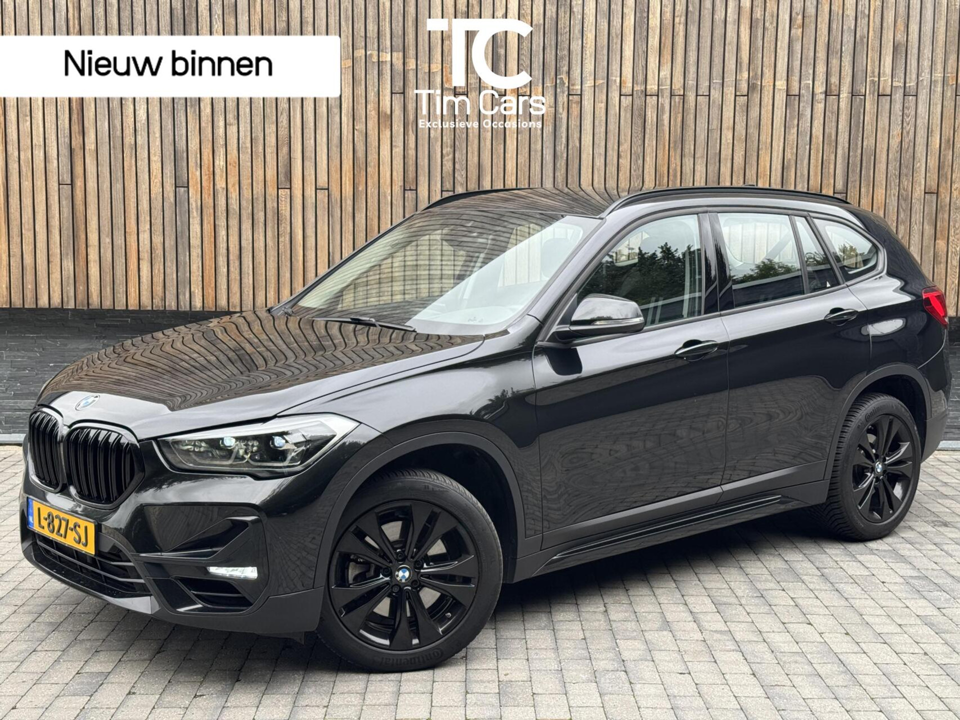 BMW X1 sDrive20i Business Edition Automaat Sport Line | HUD | LED verlichting | Sportstoelen | Head-up display | 18 inch lichtmetalen velgen | Shadow Line | Climate & Cruise control | Parkeersensoren achter 47709460-0.jpg | Timcars.nl