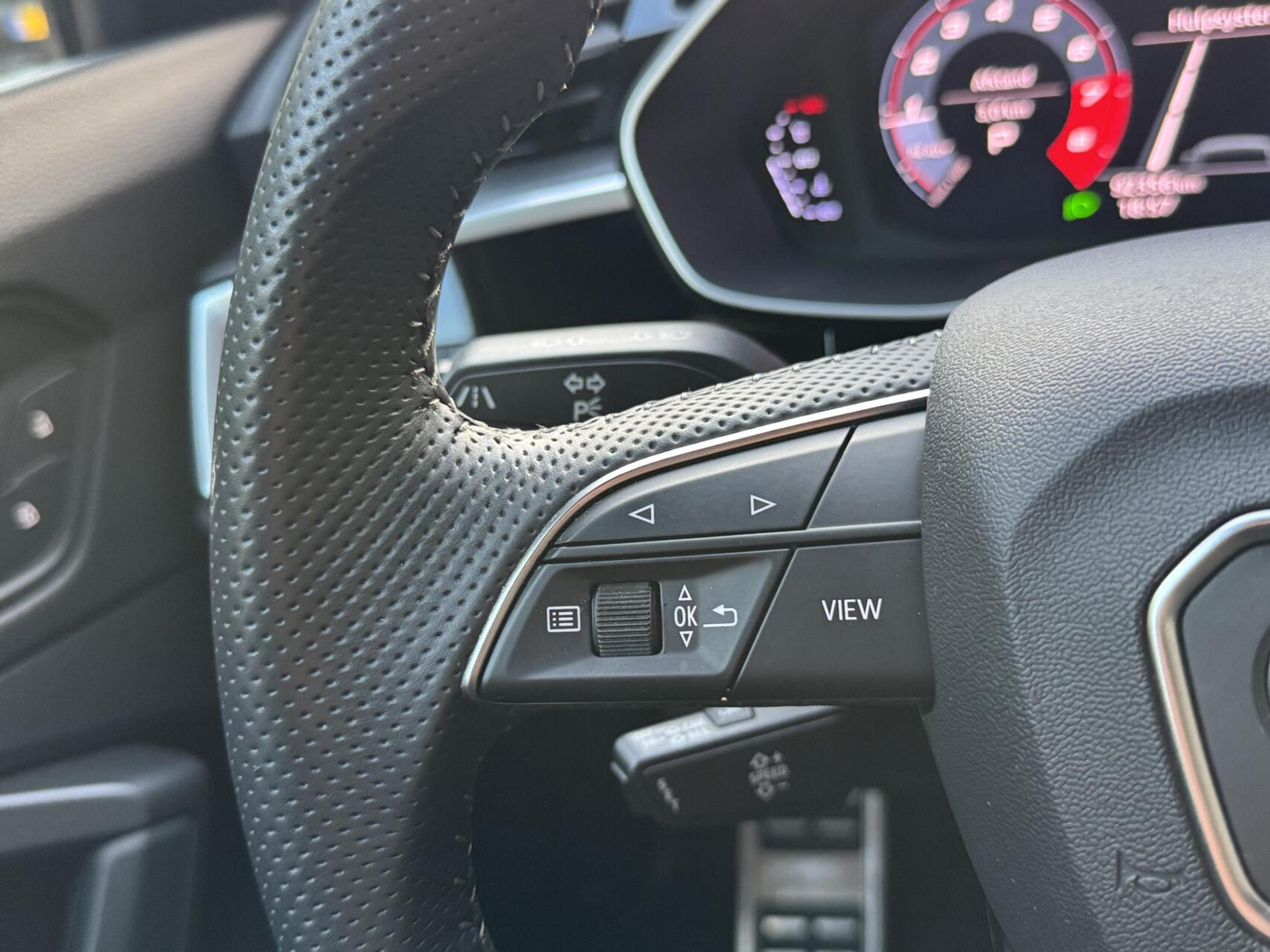 Audi Q3 40 TFSI quattro S Line Automaat | Leren bekleding | Stoelverwarming | Climate control | Cruise control | Lane assist & dode hoek detectie | Trekhaak elektrisch uitklapbaar | Parkeersensoren achter 47899966-10.jpg | Timcars.nl