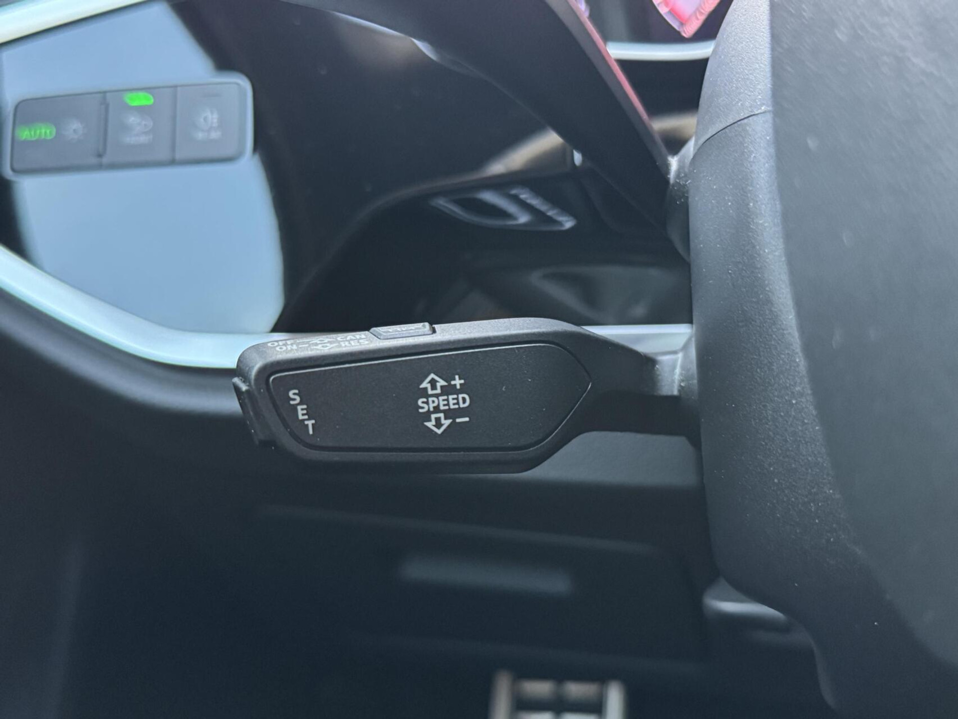 Audi Q3 40 TFSI quattro S Line Automaat | Leren bekleding | Stoelverwarming | Climate control | Cruise control | Lane assist & dode hoek detectie | Trekhaak elektrisch uitklapbaar | Parkeersensoren achter 47899966-13.jpg | Timcars.nl