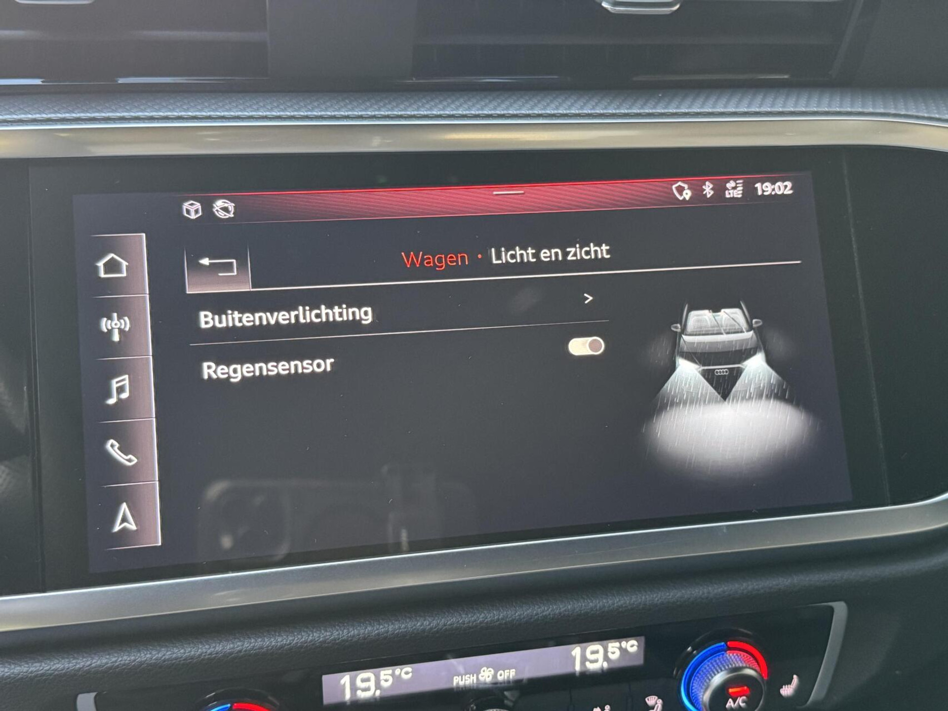 Audi Q3 40 TFSI quattro S Line Automaat | Leren bekleding | Stoelverwarming | Climate control | Cruise control | Lane assist & dode hoek detectie | Trekhaak elektrisch uitklapbaar | Parkeersensoren achter 47899966-26.jpg | Timcars.nl