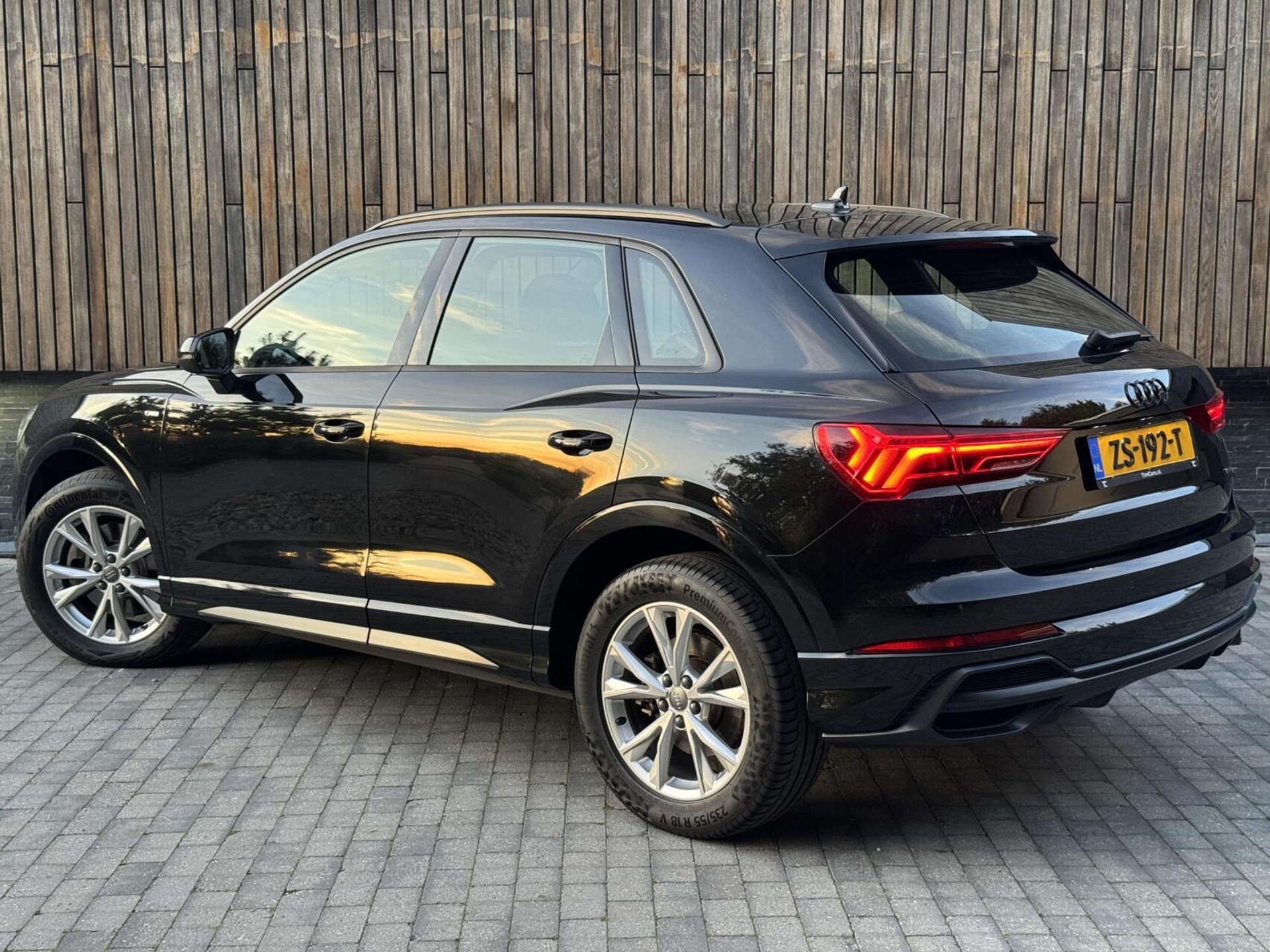 Audi Q3 40 TFSI quattro S Line Automaat | Leren bekleding | Stoelverwarming | Climate control | Cruise control | Lane assist & dode hoek detectie | Trekhaak elektrisch uitklapbaar | Parkeersensoren achter 47899966-31.jpg | Timcars.nl