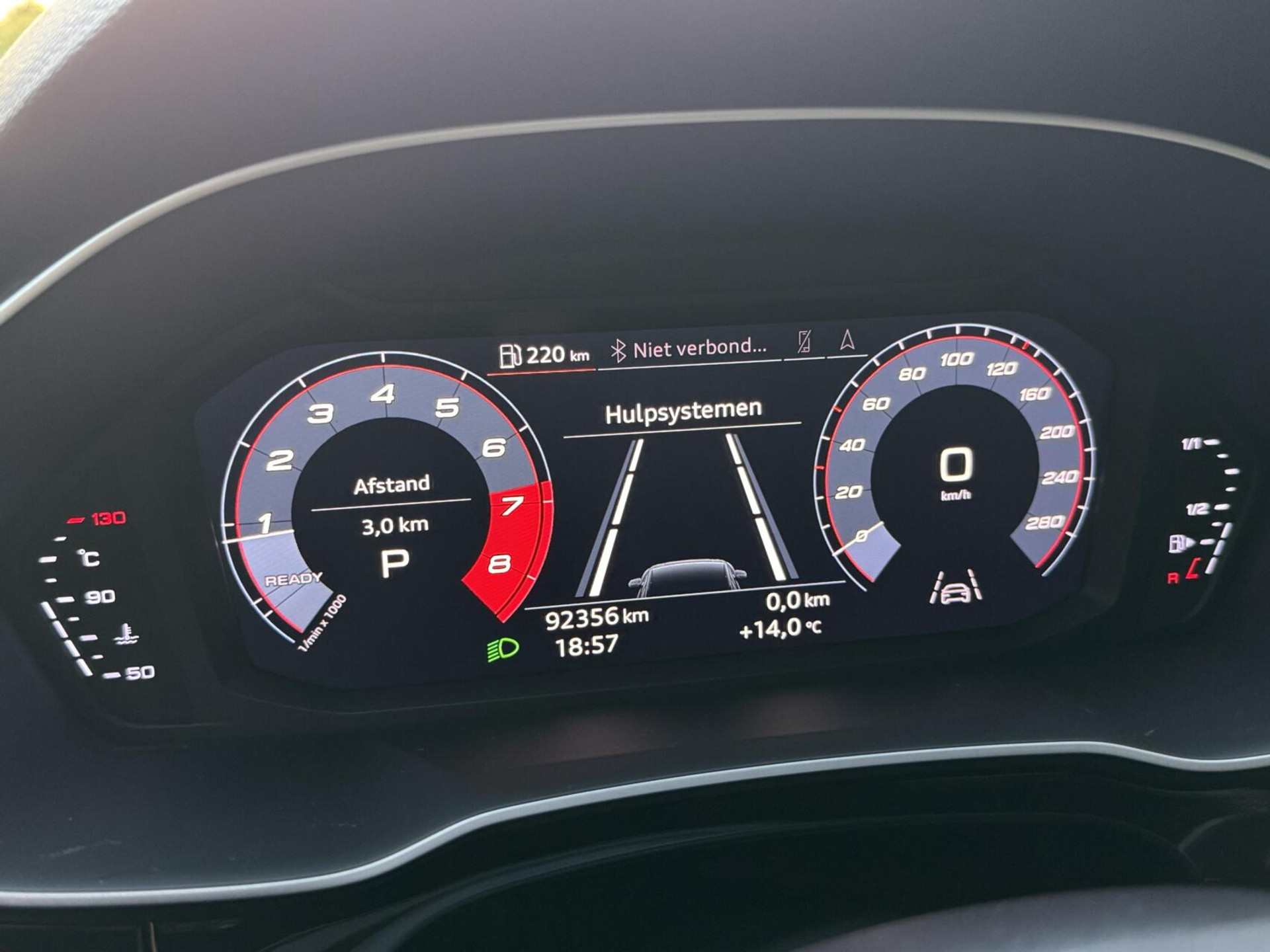 Audi Q3 40 TFSI quattro S Line Automaat | Leren bekleding | Stoelverwarming | Climate control | Cruise control | Lane assist & dode hoek detectie | Trekhaak elektrisch uitklapbaar | Parkeersensoren achter 47899966-4.jpg | Timcars.nl