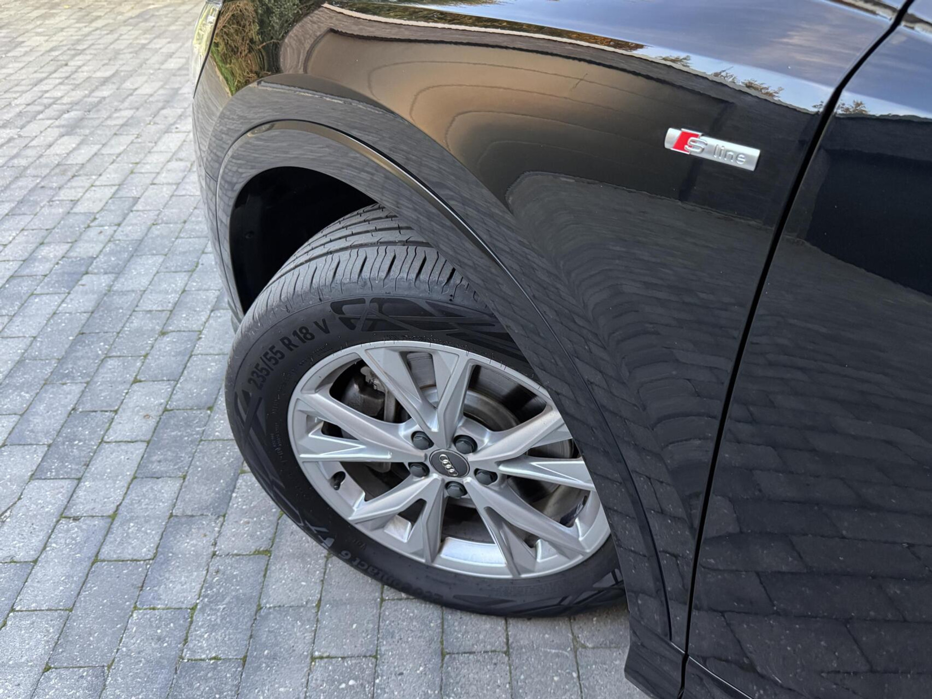 Audi Q3 40 TFSI quattro S Line Automaat | Leren bekleding | Stoelverwarming | Climate control | Cruise control | Lane assist & dode hoek detectie | Trekhaak elektrisch uitklapbaar | Parkeersensoren achter 47899966-57.jpg | Timcars.nl