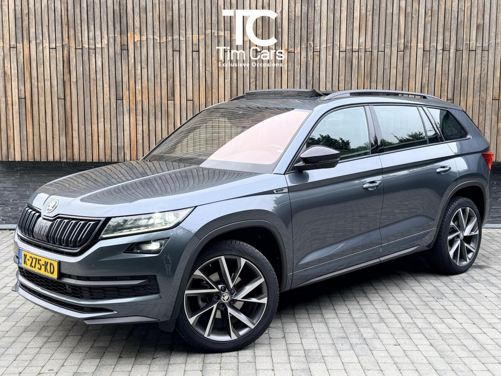 Škoda Kodiaq 1.5 TSI Sportline Automaat | Panoramadak | Trekhaak uitklapbaar | Navigatiesysteem | Stoelverwarming voor en achter | Stuurverwarming | Getint glas | Cruise control adaptief| Achteruitrijcamera | Parkeersensoren voor en achter 48160858-0.jpg | Timcars.nl