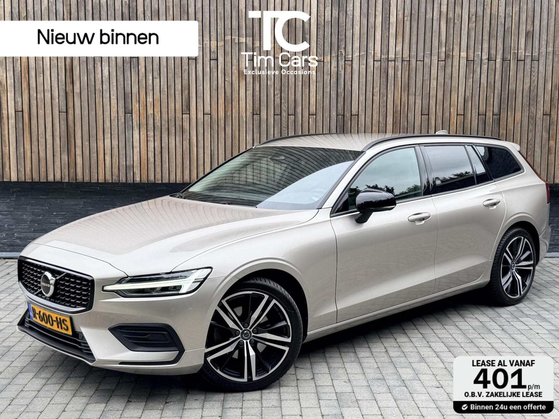 Volvo V60 2.0 B3 Essential Automaat | Google Maps Navigatiesysteem | Apple CarPlay | LED verlichting | Stoel & stuurwielverwarming | Cruise & Climate control | Draadloze telefoonlader | Achteruitrijcamera | Parkeersensoren achter 48195257-0.jpg | Timcars.nl