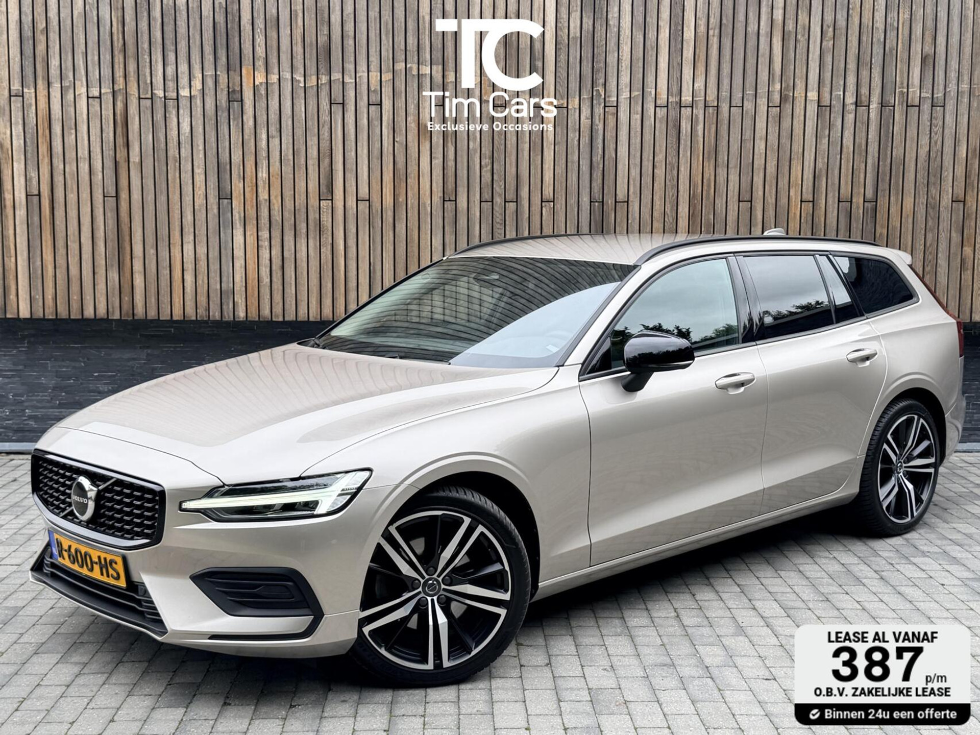 Volvo V60 2.0 B3 Essential Automaat | Google Maps Navigatiesysteem | Apple CarPlay | LED verlichting | Stoel & stuurwielverwarming | Cruise & Climate control | Draadloze telefoonlader | Achteruitrijcamera | Parkeersensoren achter 48195257-0.jpg | Timcars.nl