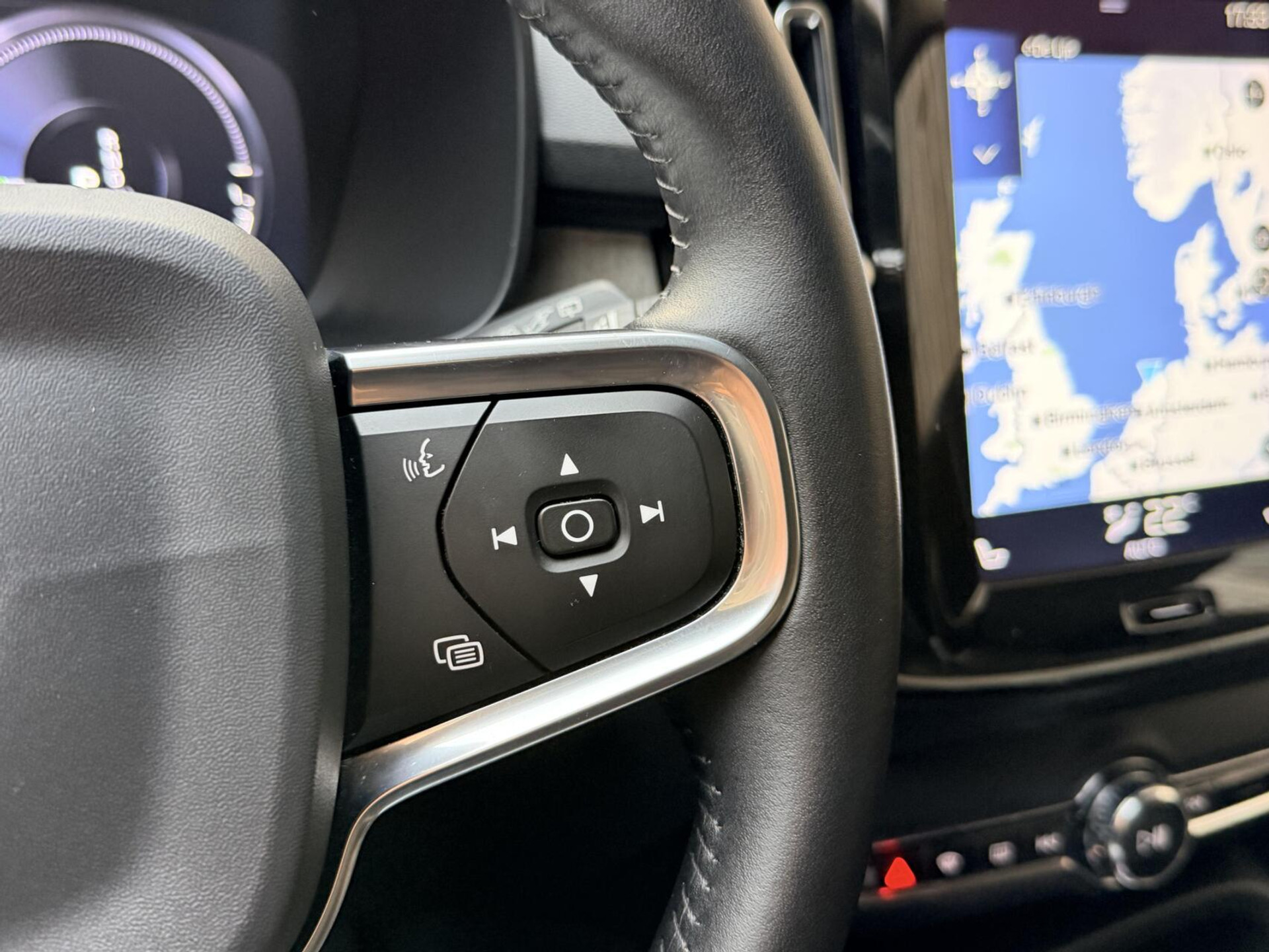 Volvo XC40 1.5 T5 Twin Engine Inscription Automaat | Leren bekleding | LED verlichting | Stoelverwarming | Getint glas | 19 inch lichtmetalen velgen | Apple CarPlay | Climate & cruise control | Parkeersensoren achter 48598809-10.jpg | Timcars.nl