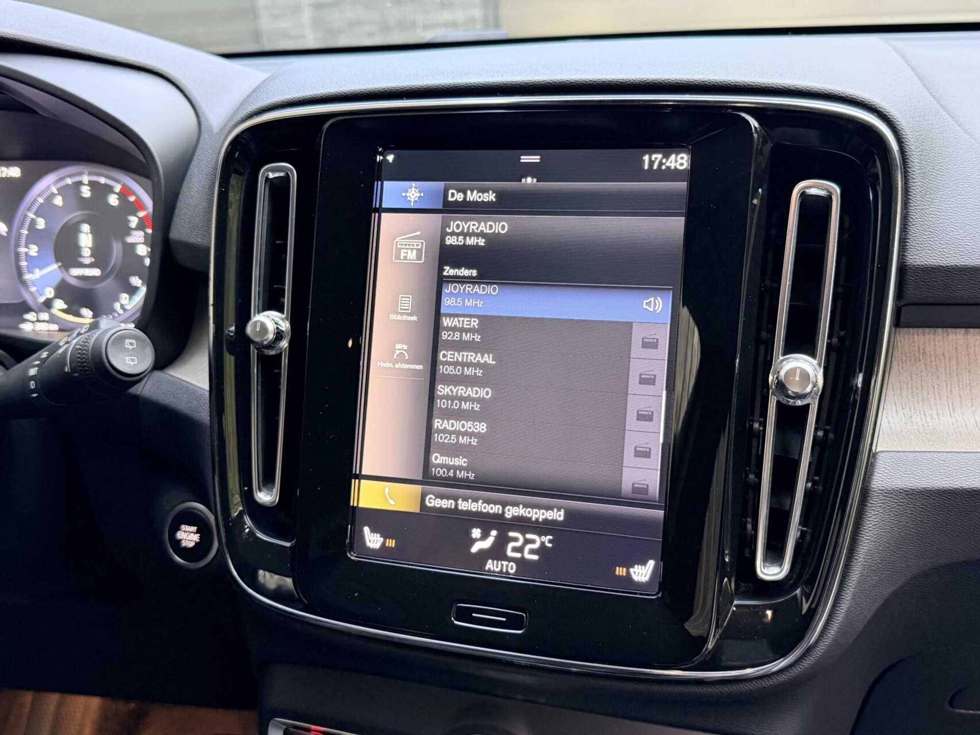 Volvo XC40 1.5 T5 Twin Engine Inscription Automaat | Leren bekleding | LED verlichting | Stoelverwarming | Getint glas | 19 inch lichtmetalen velgen | Apple CarPlay | Climate & cruise control | Parkeersensoren achter 48598809-13.jpg | Timcars.nl