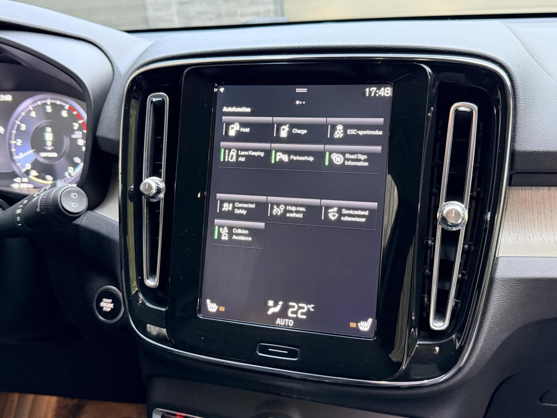 Volvo XC40 1.5 T5 Twin Engine Inscription Automaat | Leren bekleding | LED verlichting | Stoelverwarming | Getint glas | 19 inch lichtmetalen velgen | Apple CarPlay | Climate & cruise control | Parkeersensoren achter 48598809-19.jpg | Timcars.nl