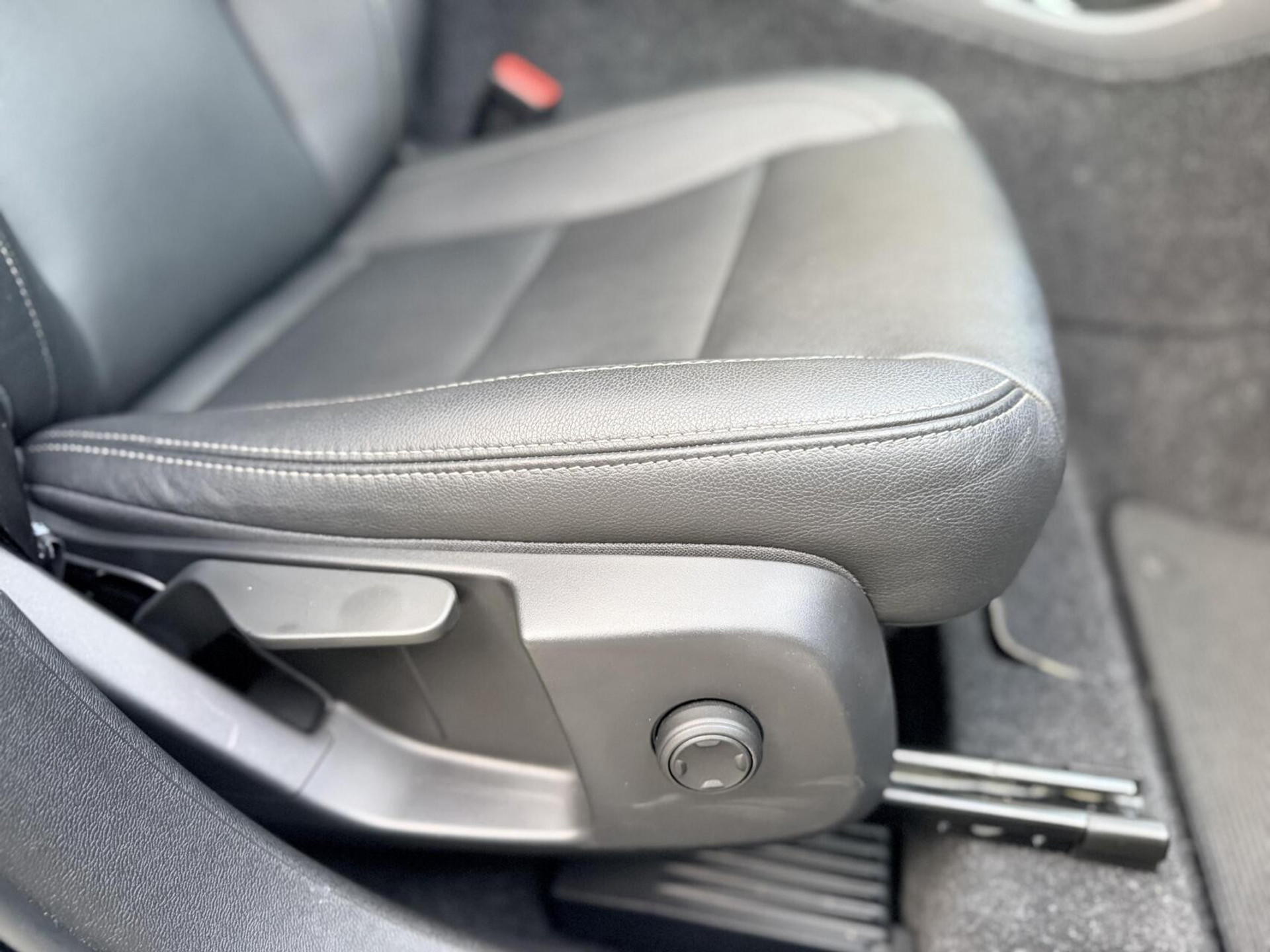 Volvo XC40 1.5 T5 Twin Engine Inscription Automaat | Leren bekleding | LED verlichting | Stoelverwarming | Getint glas | 19 inch lichtmetalen velgen | Apple CarPlay | Climate & cruise control | Parkeersensoren achter 48598809-38.jpg | Timcars.nl