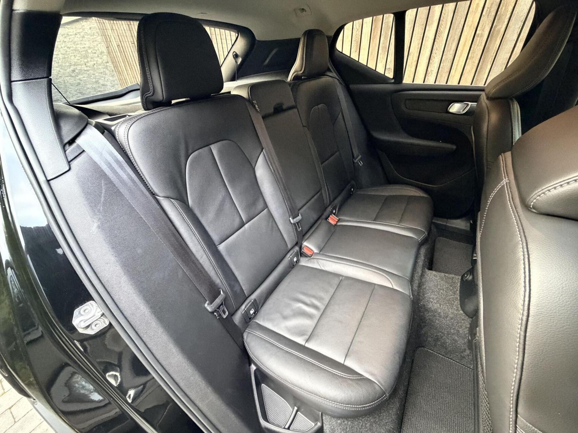 Volvo XC40 1.5 T5 Twin Engine Inscription Automaat | Leren bekleding | LED verlichting | Stoelverwarming | Getint glas | 19 inch lichtmetalen velgen | Apple CarPlay | Climate & cruise control | Parkeersensoren achter 48598809-40.jpg | Timcars.nl