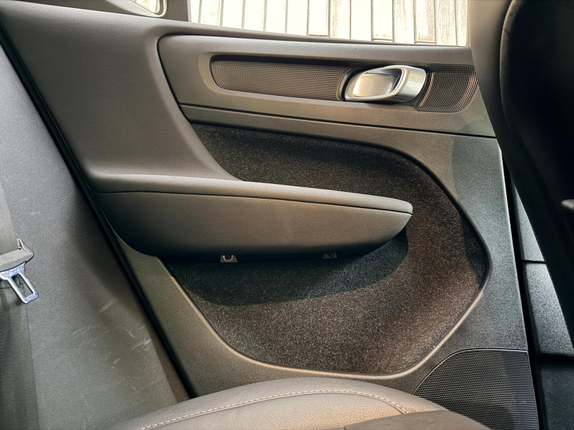 Volvo XC40 1.5 T5 Twin Engine Inscription Automaat | Leren bekleding | LED verlichting | Stoelverwarming | Getint glas | 19 inch lichtmetalen velgen | Apple CarPlay | Climate & cruise control | Parkeersensoren achter 48598809-41.jpg | Timcars.nl