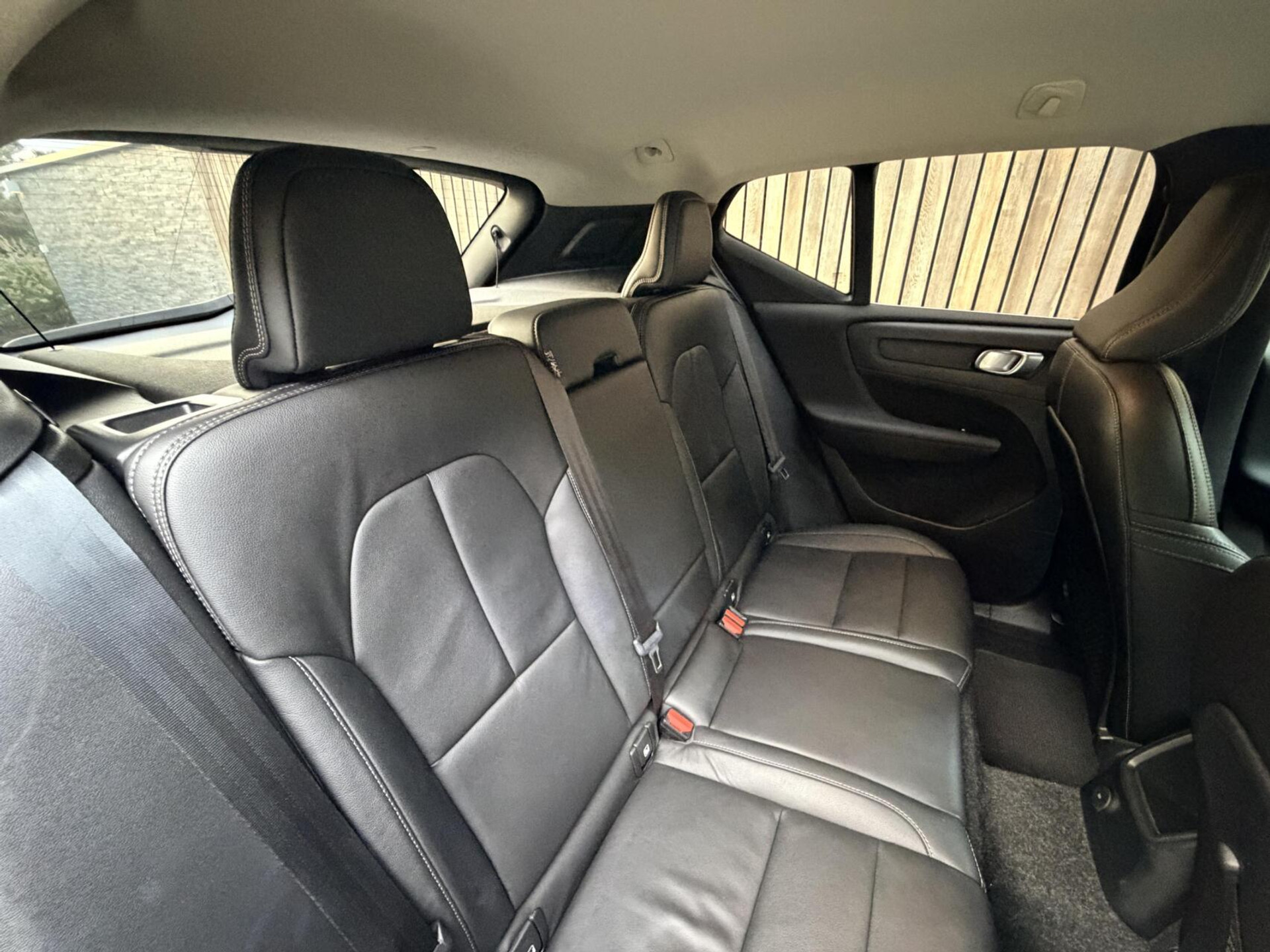 Volvo XC40 1.5 T5 Twin Engine Inscription Automaat | Leren bekleding | LED verlichting | Stoelverwarming | Getint glas | 19 inch lichtmetalen velgen | Apple CarPlay | Climate & cruise control | Parkeersensoren achter 48598809-42.jpg | Timcars.nl