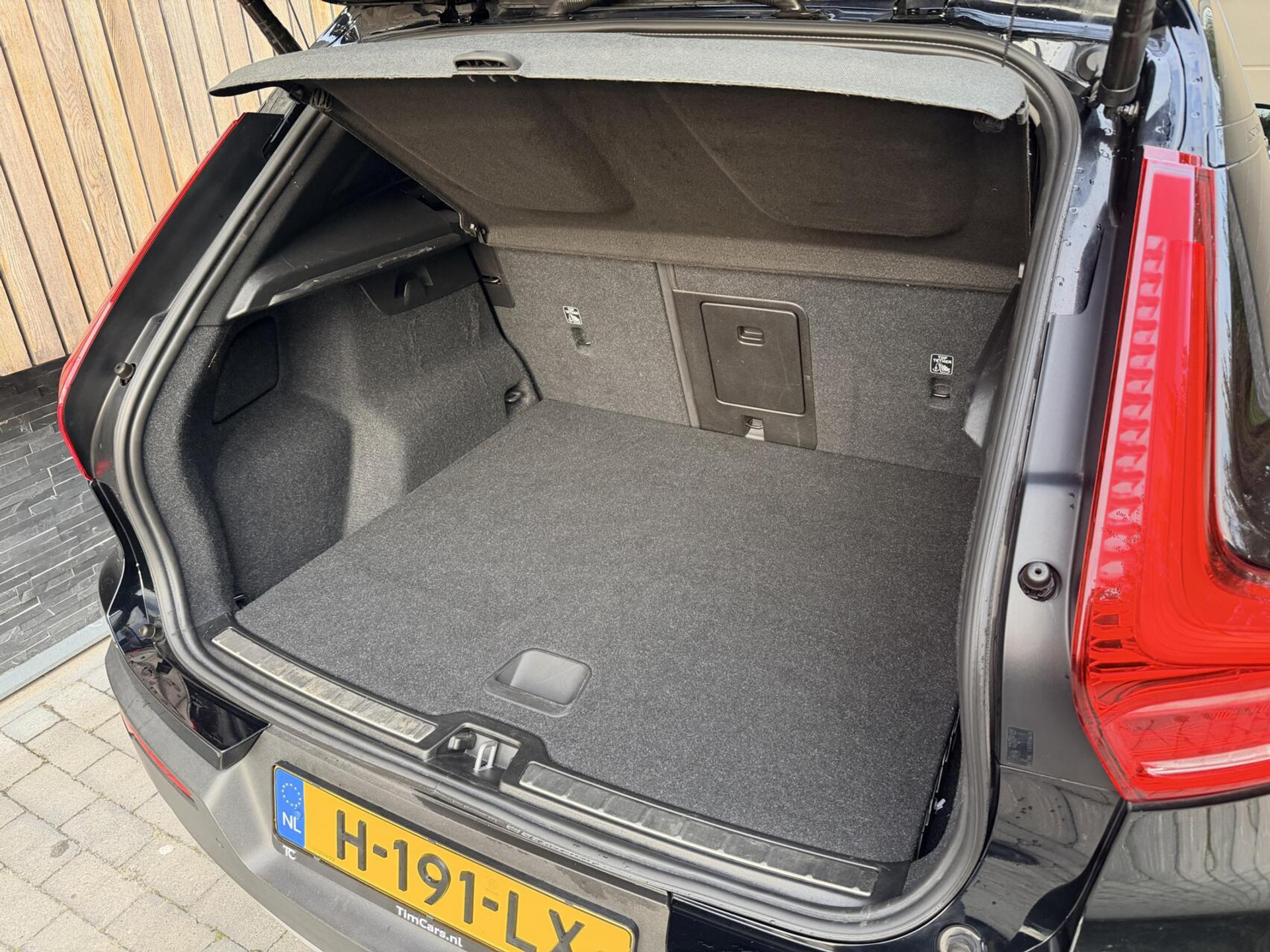 Volvo XC40 1.5 T5 Twin Engine Inscription Automaat | Leren bekleding | LED verlichting | Stoelverwarming | Getint glas | 19 inch lichtmetalen velgen | Apple CarPlay | Climate & cruise control | Parkeersensoren achter 48598809-44.jpg | Timcars.nl