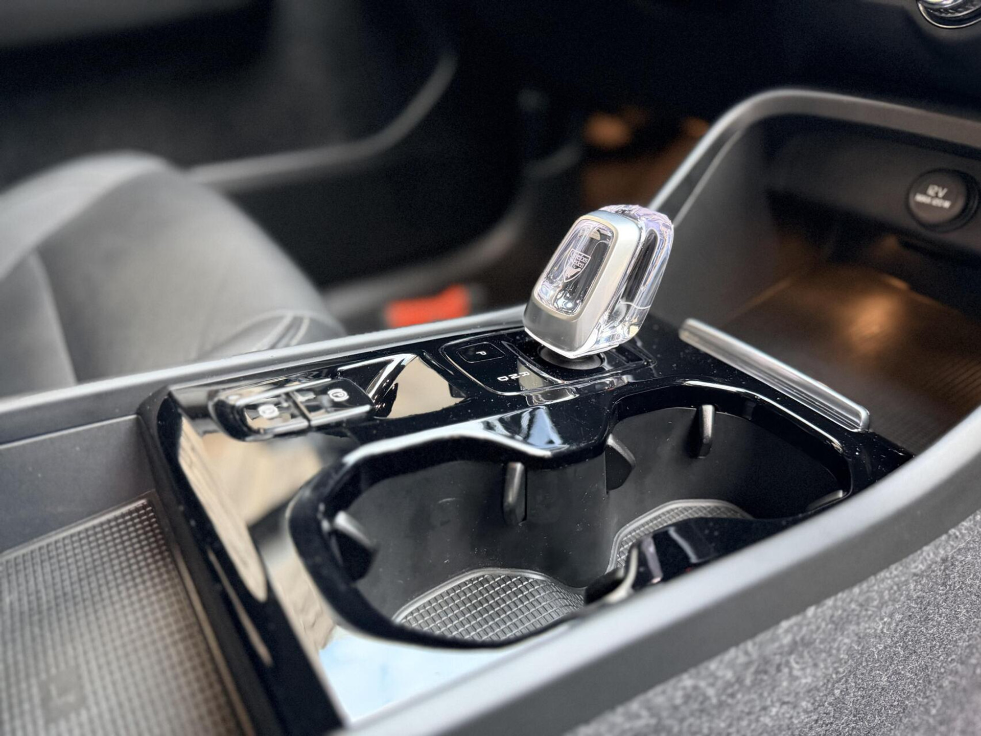 Volvo XC40 1.5 T5 Twin Engine Inscription Automaat | Leren bekleding | LED verlichting | Stoelverwarming | Getint glas | 19 inch lichtmetalen velgen | Apple CarPlay | Climate & cruise control | Parkeersensoren achter 48598809-54.jpg | Timcars.nl