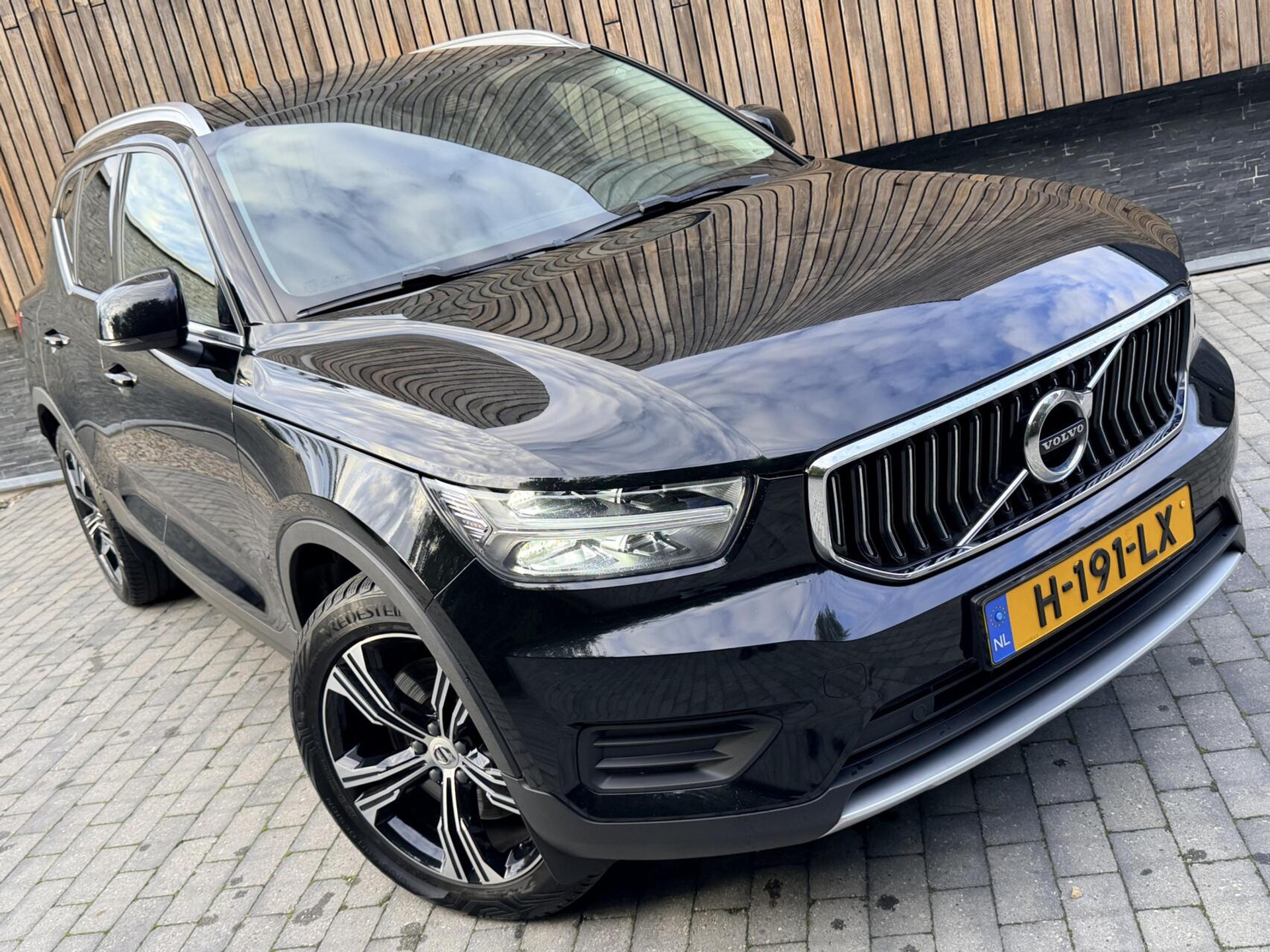 Volvo XC40 1.5 T5 Twin Engine Inscription Automaat | Leren bekleding | LED verlichting | Stoelverwarming | Getint glas | 19 inch lichtmetalen velgen | Apple CarPlay | Climate & cruise control | Parkeersensoren achter 48598809-56.jpg | Timcars.nl