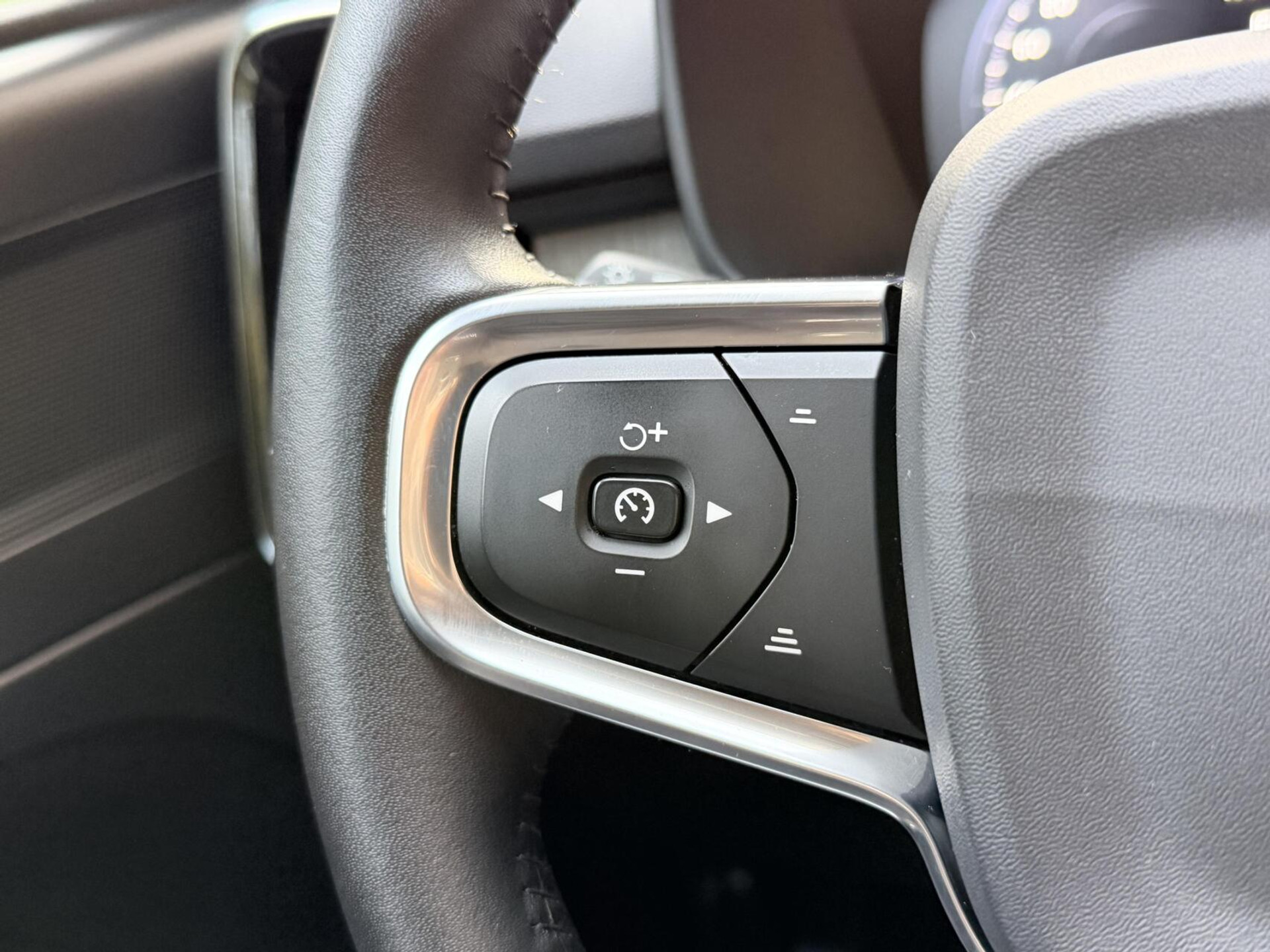 Volvo XC40 1.5 T5 Twin Engine Inscription Automaat | Leren bekleding | LED verlichting | Stoelverwarming | Getint glas | 19 inch lichtmetalen velgen | Apple CarPlay | Climate & cruise control | Parkeersensoren achter 48598809-9.jpg | Timcars.nl