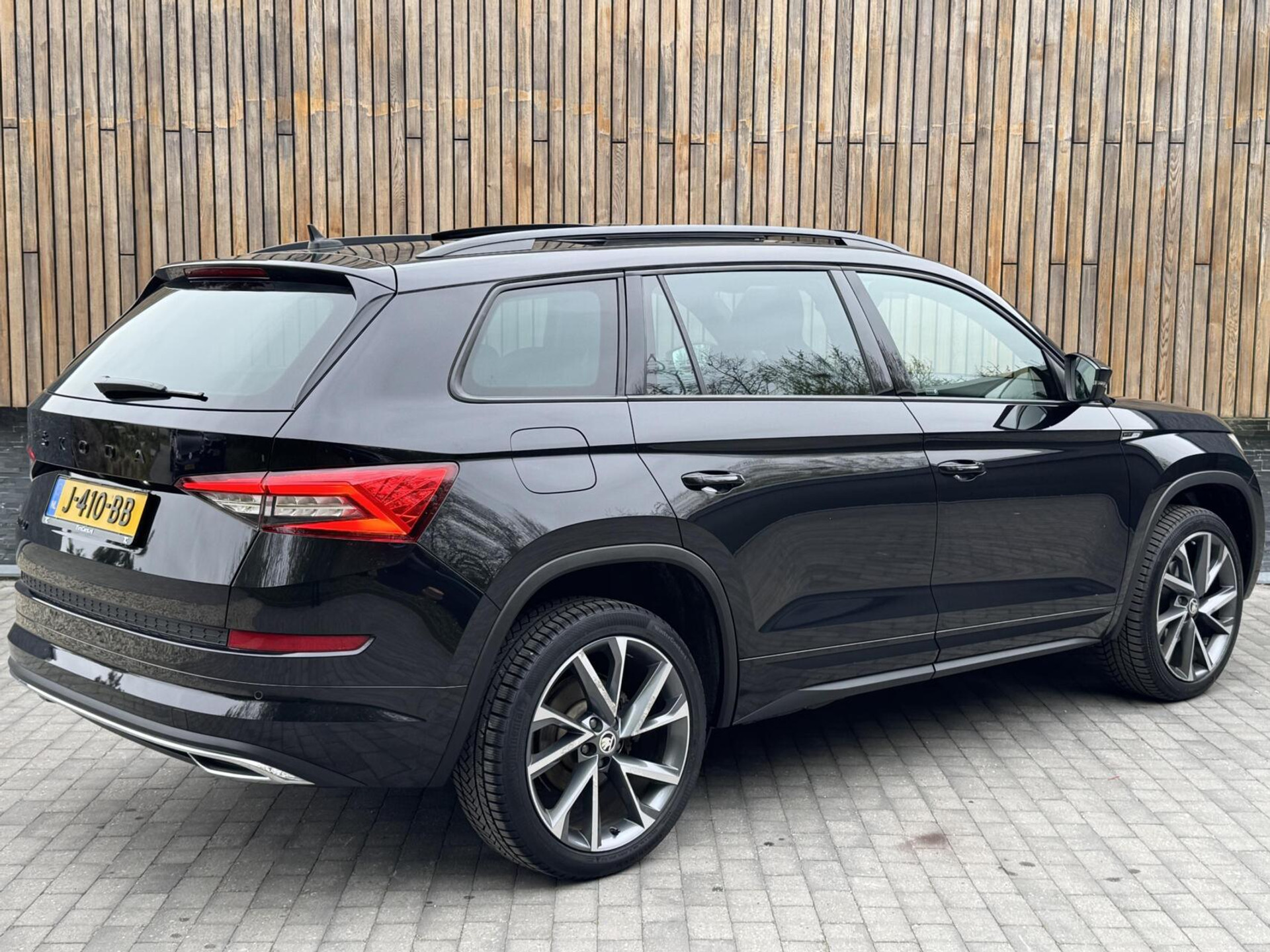 Škoda Kodiaq 1.5 TSI Sportline Automaat | Panoramadak | ACC adaptieve cruise control | 20 inch lichtmetalen velgen | Dodehoek detectie | LED koplampen | Canton HiFi | Keyless Entry&Start | Parkeersensoren voor en achter | Achteruitrijcamera 48650985-1.jpg | Timcars.nl