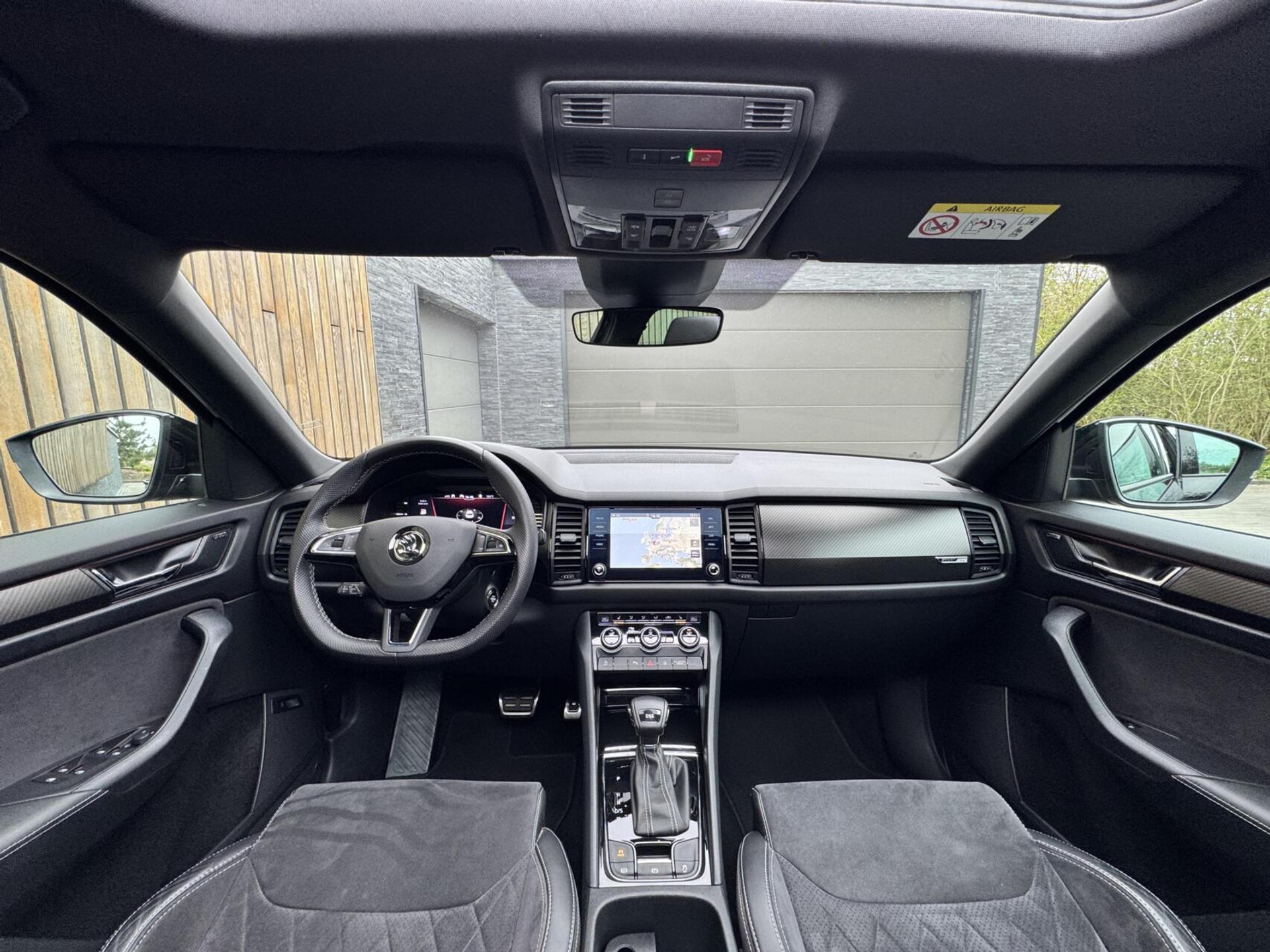 Škoda Kodiaq 1.5 TSI Sportline Automaat | Panoramadak | ACC adaptieve cruise control | 20 inch lichtmetalen velgen | Dodehoek detectie | LED koplampen | Canton HiFi | Keyless Entry&Start | Parkeersensoren voor en achter | Achteruitrijcamera 48650985-2.jpg | Timcars.nl