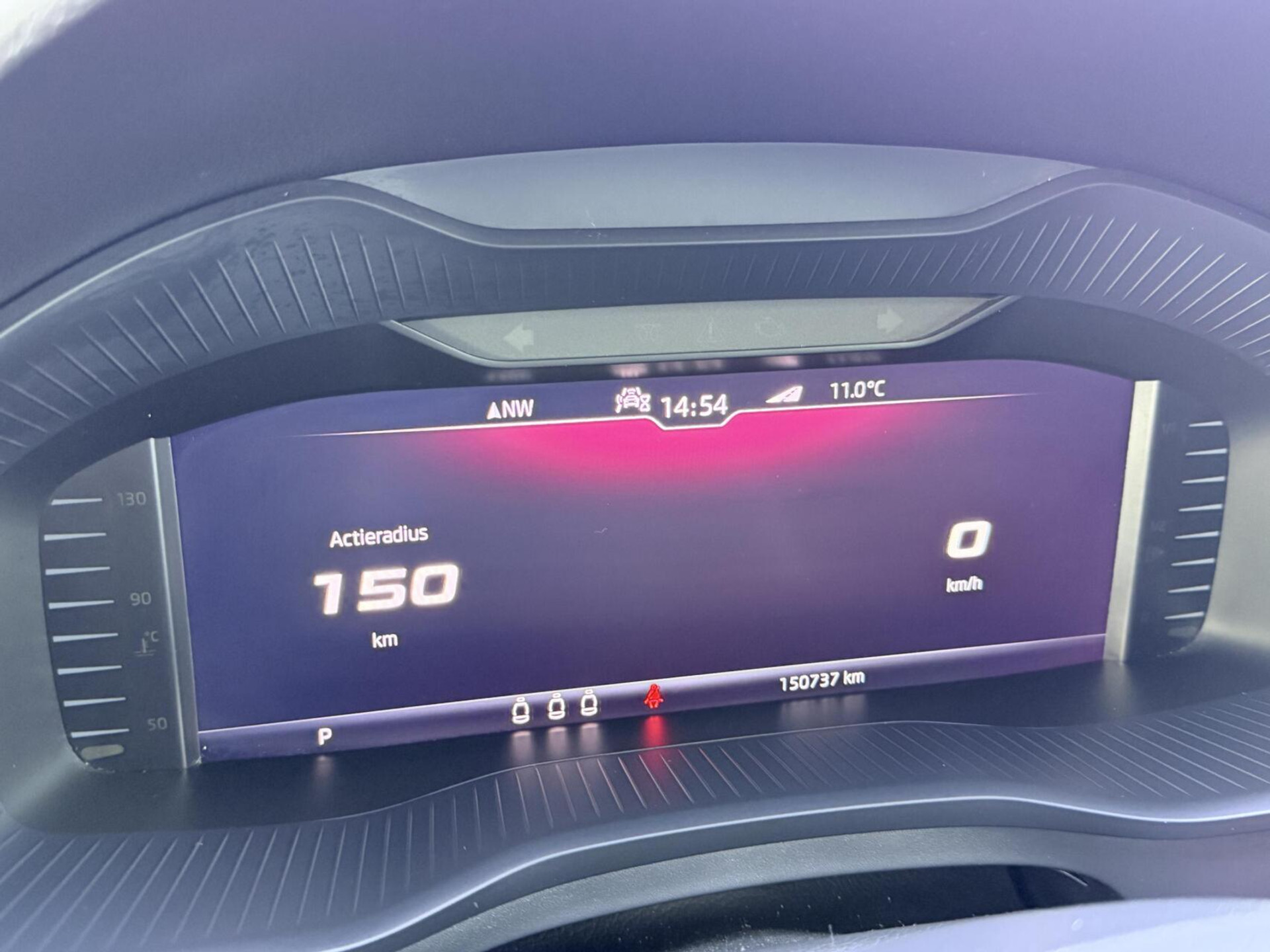 Škoda Kodiaq 1.5 TSI Sportline Automaat | Panoramadak | ACC adaptieve cruise control | 20 inch lichtmetalen velgen | Dodehoek detectie | LED koplampen | Canton HiFi | Keyless Entry&Start | Parkeersensoren voor en achter | Achteruitrijcamera 48650985-4.jpg | Timcars.nl