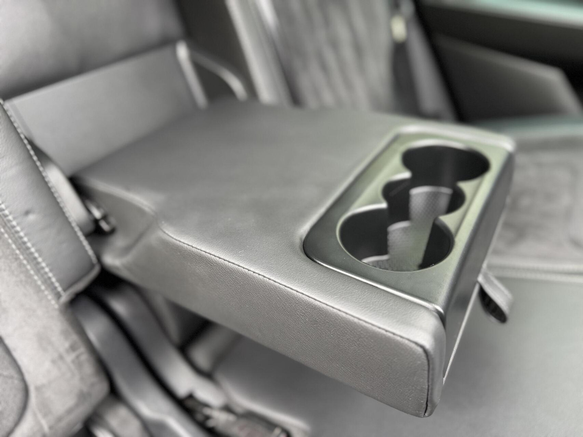 Škoda Kodiaq 1.5 TSI Sportline Automaat | Panoramadak | ACC adaptieve cruise control | 20 inch lichtmetalen velgen | Dodehoek detectie | LED koplampen | Canton HiFi | Keyless Entry&Start | Parkeersensoren voor en achter | Achteruitrijcamera 48650985-57.jpg | Timcars.nl