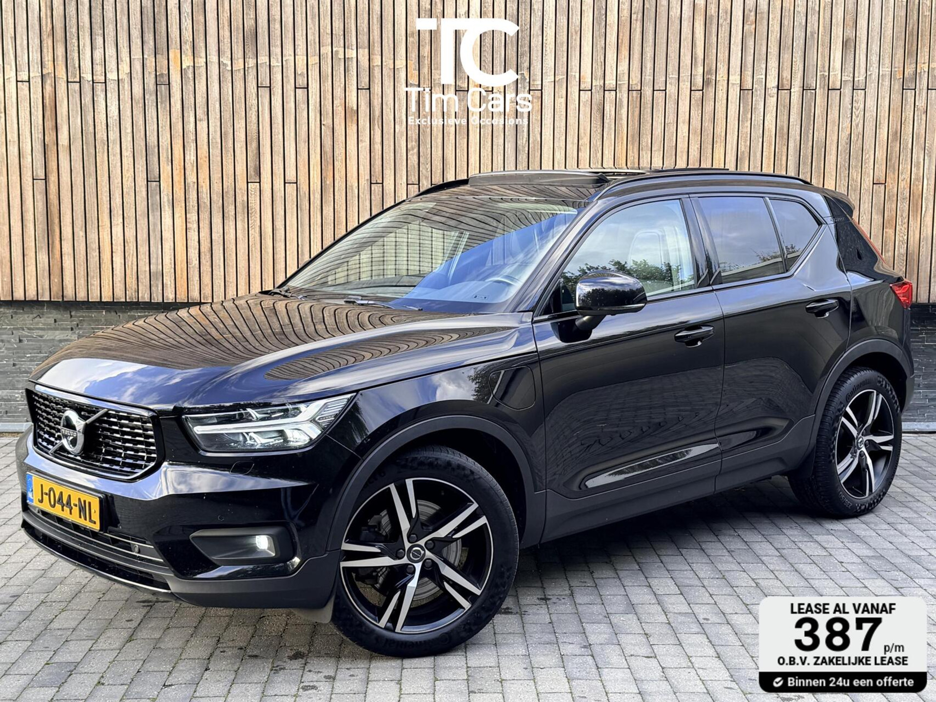 Volvo XC40 1.5 T4 Recharge R-Design Automaat | Panoramadak | LED verlichting | Sportstoelen leer | DAB | Apple CarPlay | 360 graden camera | Cruise control adaptief & Pilot Assist | harman/kardon Audio | Parkeersensoren voor en achter 48727679-0.jpg | Timcars.nl