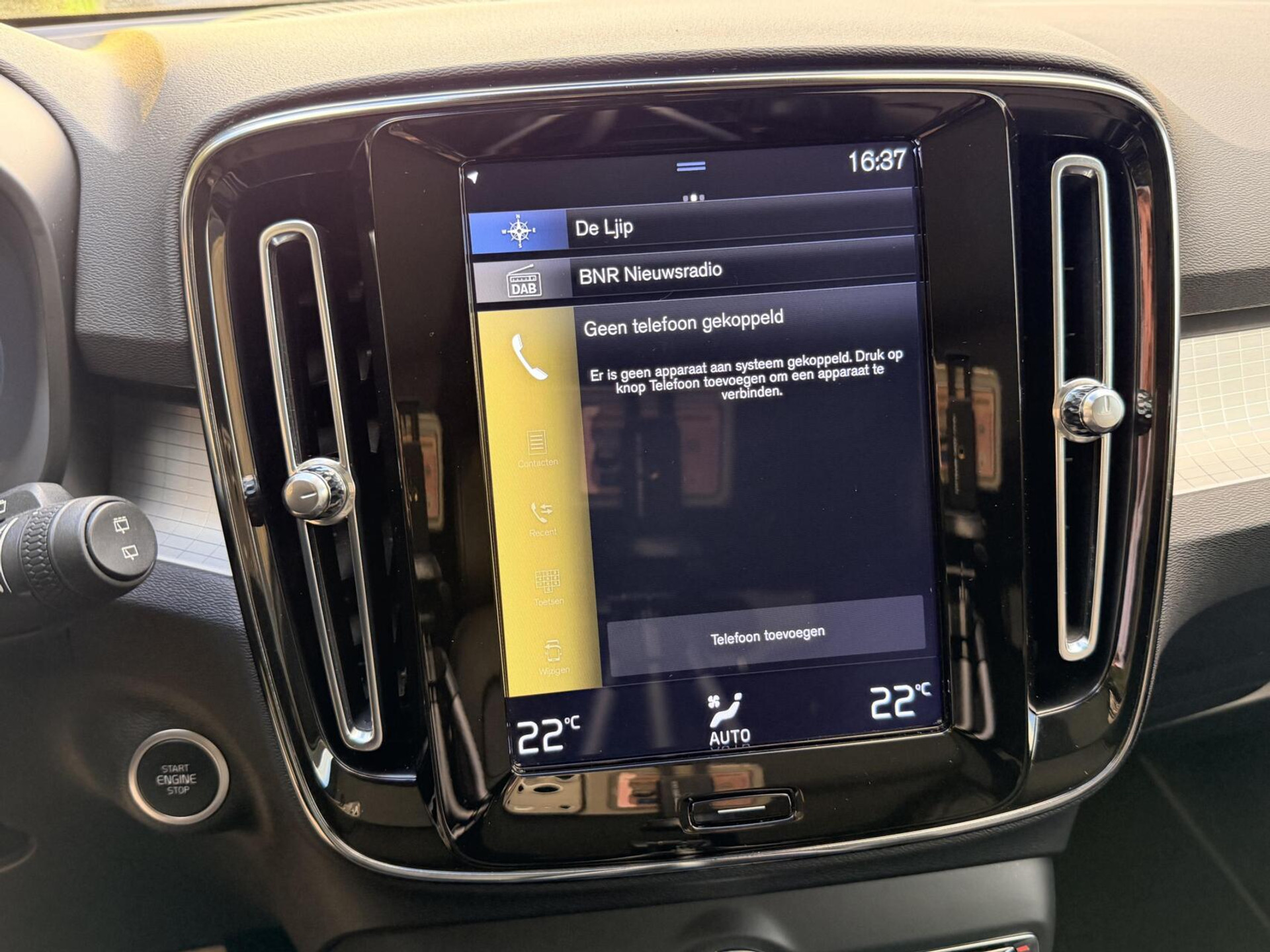 Volvo XC40 1.5 T4 Recharge R-Design Automaat | Panoramadak | LED verlichting | Sportstoelen leer | DAB | Apple CarPlay | 360 graden camera | Cruise control adaptief & Pilot Assist | harman/kardon Audio | Parkeersensoren voor en achter 48727679-18.jpg | Timcars.nl