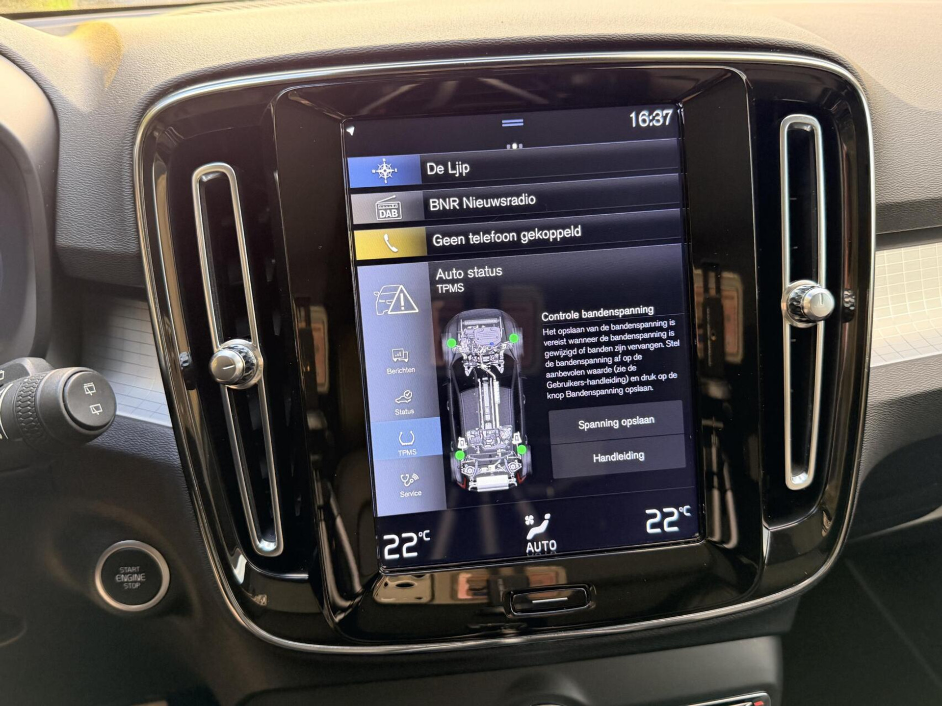 Volvo XC40 1.5 T4 Recharge R-Design Automaat | Panoramadak | LED verlichting | Sportstoelen leer | DAB | Apple CarPlay | 360 graden camera | Cruise control adaptief & Pilot Assist | harman/kardon Audio | Parkeersensoren voor en achter 48727679-21.jpg | Timcars.nl