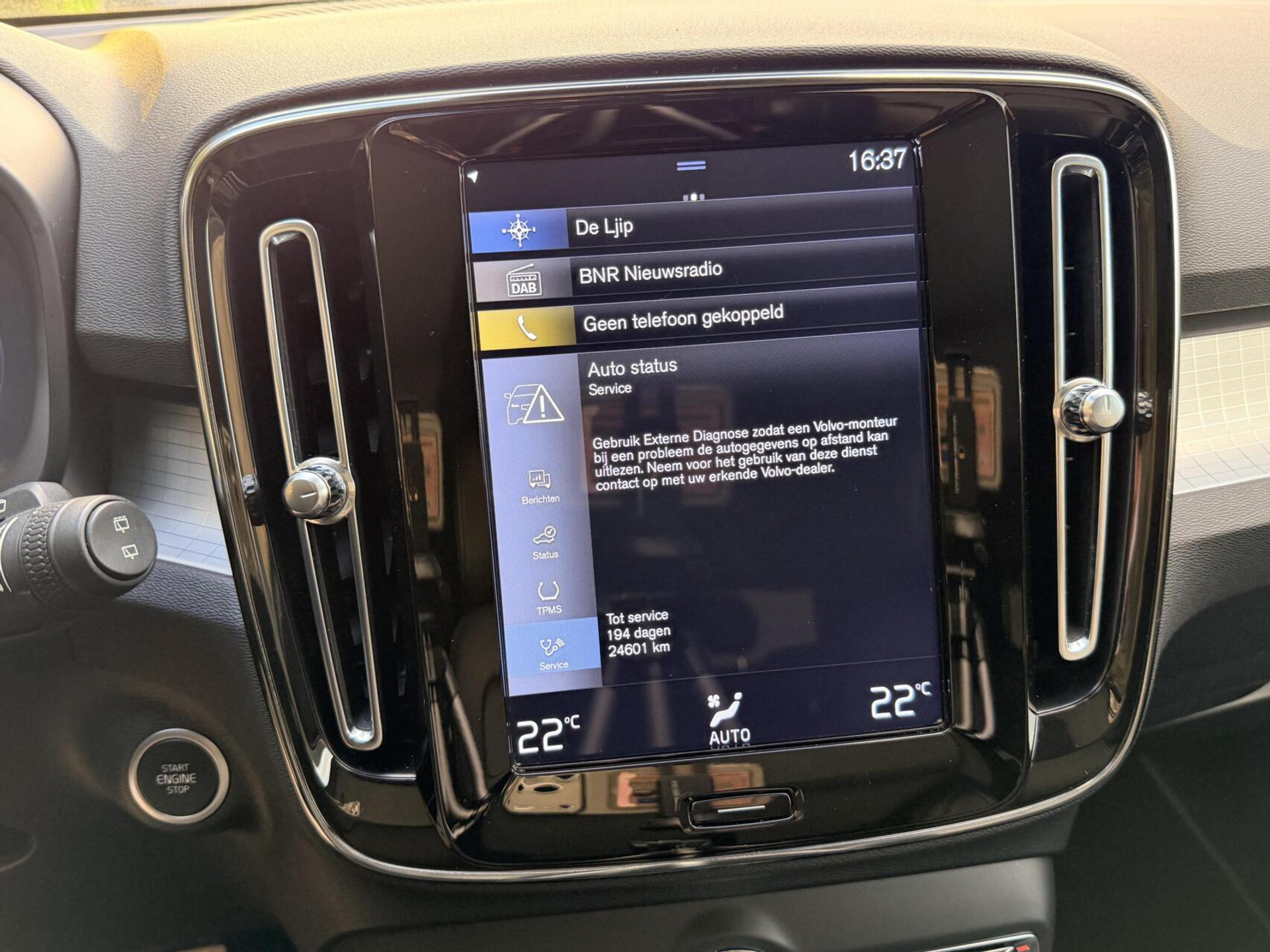 Volvo XC40 1.5 T4 Recharge R-Design Automaat | Panoramadak | LED verlichting | Sportstoelen leer | DAB | Apple CarPlay | 360 graden camera | Cruise control adaptief & Pilot Assist | harman/kardon Audio | Parkeersensoren voor en achter 48727679-22.jpg | Timcars.nl