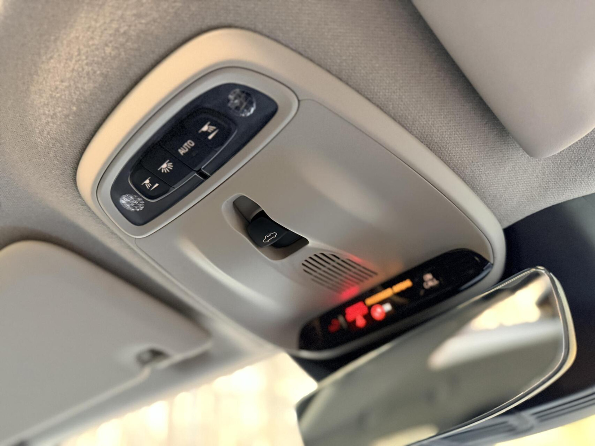 Volvo XC40 1.5 T4 Recharge R-Design Automaat | Panoramadak | LED verlichting | Sportstoelen leer | DAB | Apple CarPlay | 360 graden camera | Cruise control adaptief & Pilot Assist | harman/kardon Audio | Parkeersensoren voor en achter 48727679-44.jpg | Timcars.nl