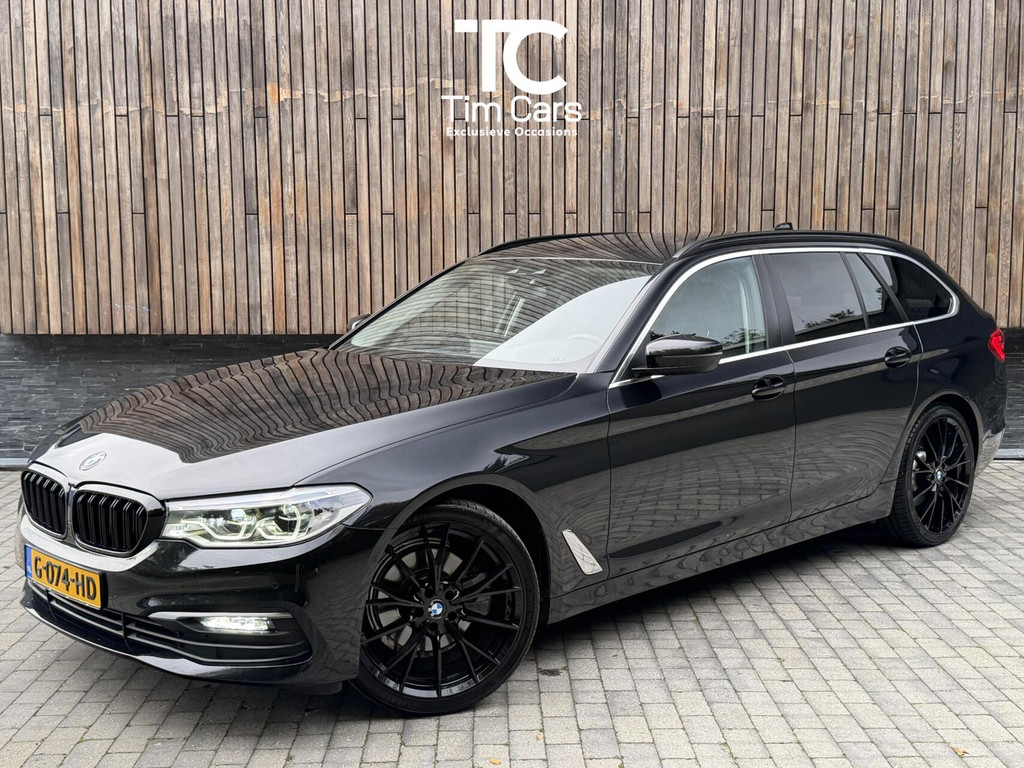 BMW 5 Serie Touring 520i High Executive Automaat | Apple CarPlay | Leren bekleding | Stoelverwarming | LED verlichting | Comfortstoelen met memory-functie | Draadloze telefoonlader | Achteruitrijcamera 48866745-0.jpg | Timcars.nl