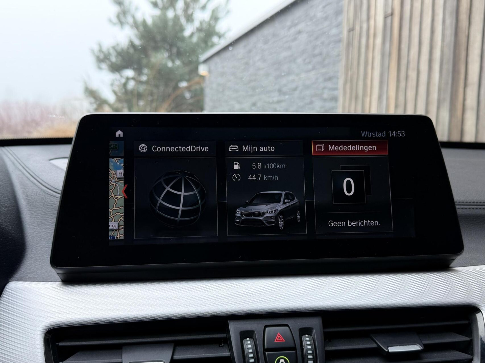 BMW X1 xDrive25e M-sport Automaat | Panoramadak | Leren bekleding | Stoelverwarming | LED verlichting | Climate & cruise control | Misano Blauw metallic | Harman/Kardon HiFi | Parkeersensoren voor en achter | Achteruitrijcamera 49544734-25.jpg | Timcars.nl