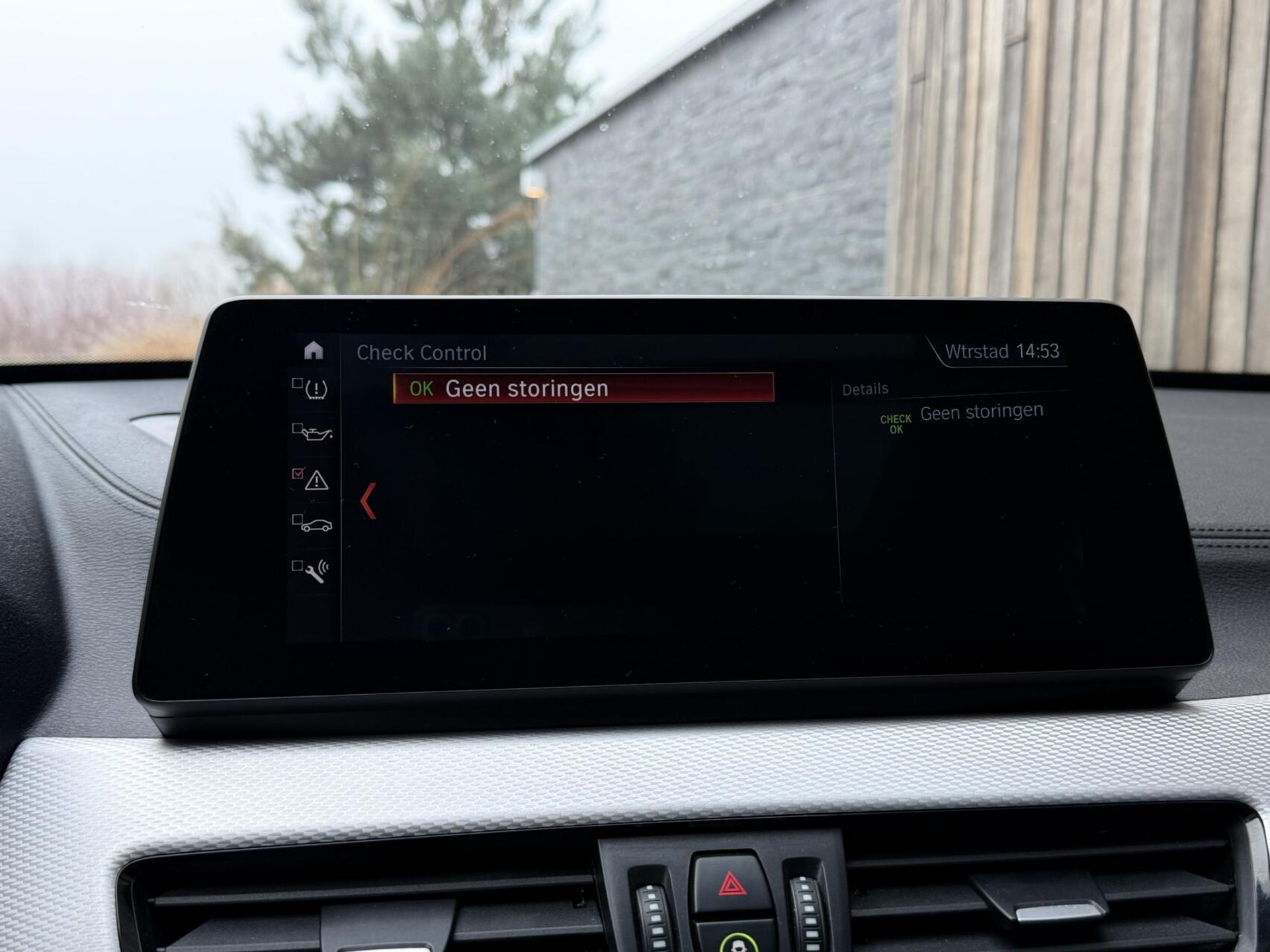 BMW X1 xDrive25e M-sport Automaat | Panoramadak | Leren bekleding | Stoelverwarming | LED verlichting | Climate & cruise control | Misano Blauw metallic | Harman/Kardon HiFi | Parkeersensoren voor en achter | Achteruitrijcamera 49544734-27.jpg | Timcars.nl