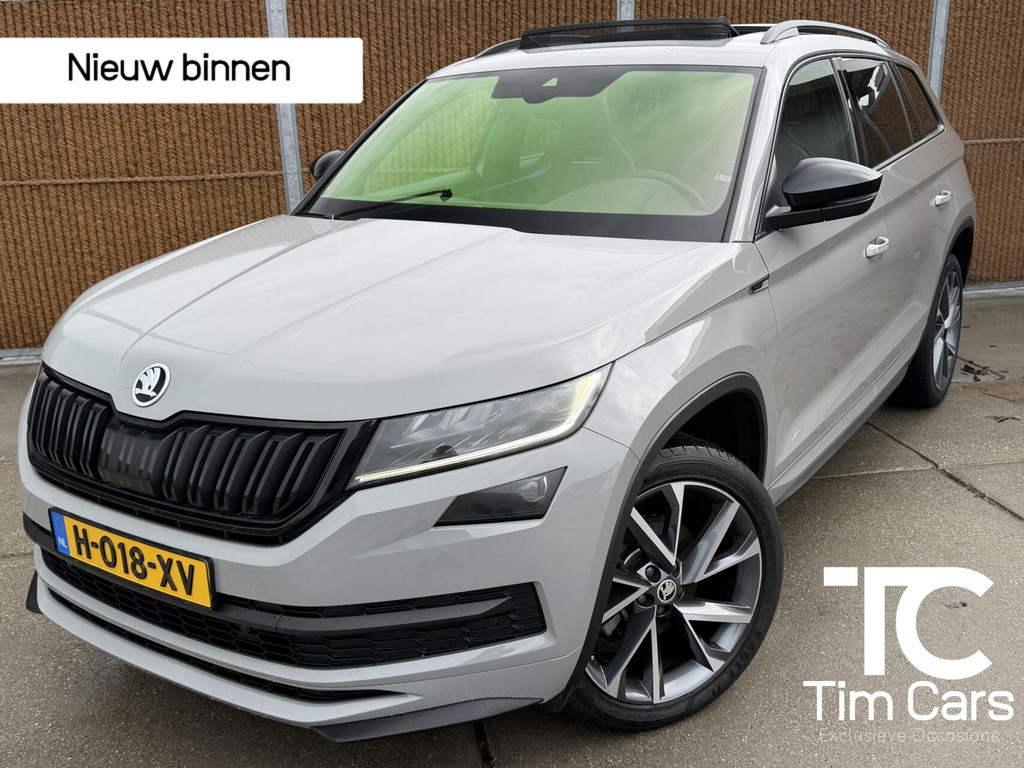 Škoda Kodiaq 1.5 TSI Sportline 7-persoons Automaat | Panoramadak | Steel Grey | 20 inch lichtmetalen velgen | LED verlichting | Stoelverwarming | Trekhaak uitklapbaar | Achteruitrijcamera | Parkeersensoren voor en achter 50288508-0.jpg | Timcars.nl