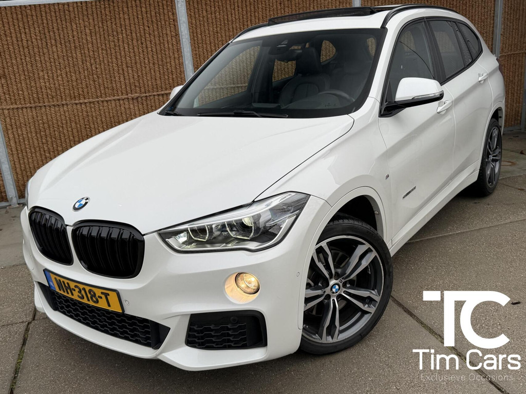 BMW X1 sDrive20i M-sport Automaat | Panoramadak | Leren bekleding | Stoelverwarming | Flippers | Cruise & climate control | Head-up display | Shadow line | Parkeersensoren voor en achter 50476425-0.jpg | Timcars.nl