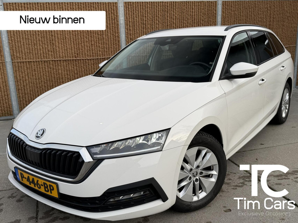 Škoda Octavia Combi 1.0 TSI Ambition | Trekhaak | LED | DAB ontvanger | Apple CarPlay | Navigatiesysteem | Getint glas | Cruise & climate control | Parkeersensoren achter 52026818-0.jpg | Timcars.nl