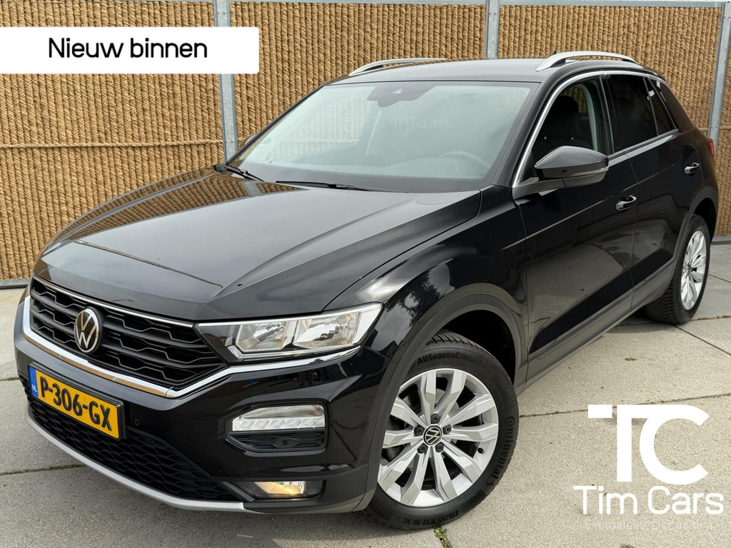 Volkswagen T-Roc 1.5 TSI Style Business Automaat | Climate control | Cruise control adaptief | Navigatiesysteem | Apple CarPlay/Android Auto | Rijstrooksensor | 17 inch velgen | Getint glas | Achteruitrijcamera | Parkeersensoren voor en achter 53218189-0.jpg | Timcars.nl