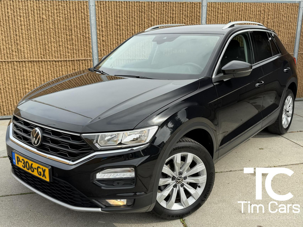 Volkswagen T-Roc 1.5 TSI Style Business Automaat | Climate control | Cruise control adaptief | Navigatiesysteem | Apple CarPlay/Android Auto | Rijstrooksensor | 17 inch velgen | Getint glas | Achteruitrijcamera | Parkeersensoren voor en achter 53218189-0.jpg | Timcars.nl