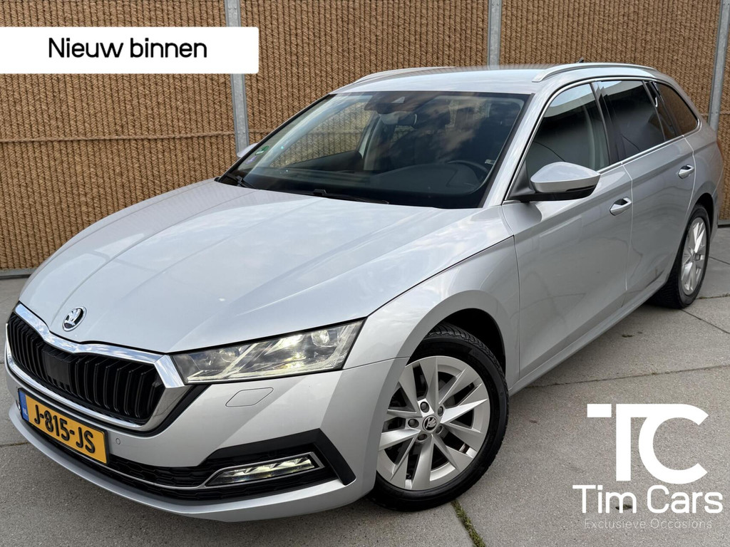 Škoda Octavia Combi 1.5 TSI First Edition Trekhaak | Stoelverwarming | Apple CarPlay/Android Auto | Matrix LED | Climate control | Cruise control | Elektrisch bedienbare kofferklep | Keyless | Parkeersensoren voor en achter 53665872-0.jpg | Timcars.nl