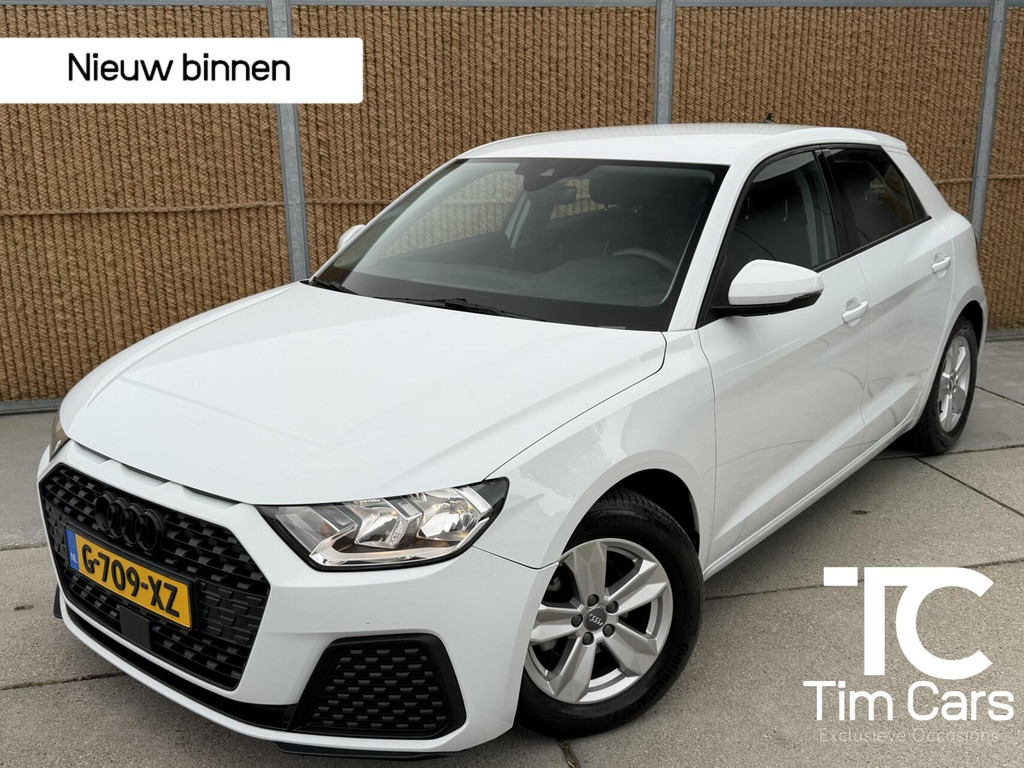 Audi A1 Sportback 25 TFSI Zwart Optiek | Apple CarPlay/Android Auto | Airconditioning | Rijstrooksensor en snelheidslimietfunctie | Elektrische ramen | Dimlichten automatisch | Parkeersensoren achter 54399622-0.jpg | Timcars.nl