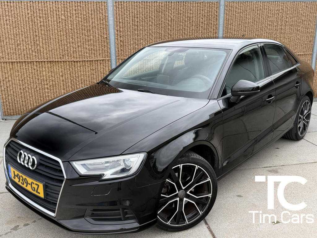 Audi A3 Limousine 30 TFSI Pro Line Lederen bekleding | Stoelverwarming | 18 inch lichtmetalen velgen | Bi-xenon verlichting | Airconditioning | Cruise control | Navigatiesysteem | Parkeersensoren achter 54872533-0.jpg | Timcars.nl