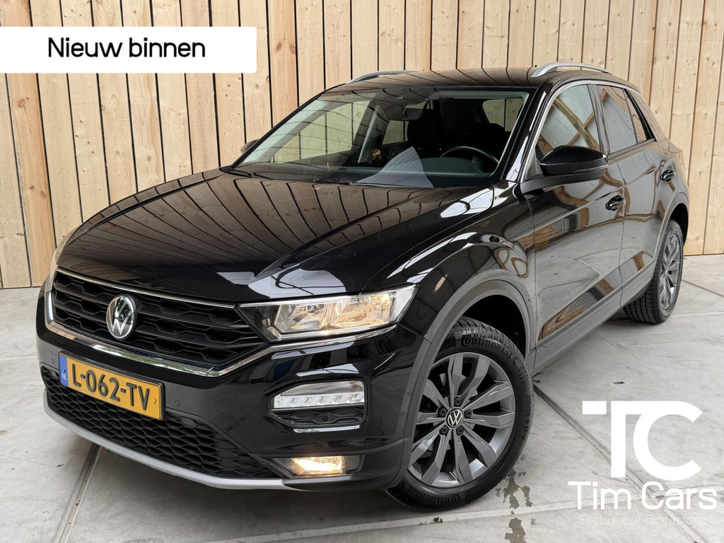 Volkswagen T-Roc 1.5 TSI Style Business Automaat | Climate control | Adaptieve cruise control | Achteruitrijcamera | Getint glas | LED verlichting | Apple CarPlay/Android Auto | Parkeersensoren voor en achter 55644272-0.jpg | Timcars.nl