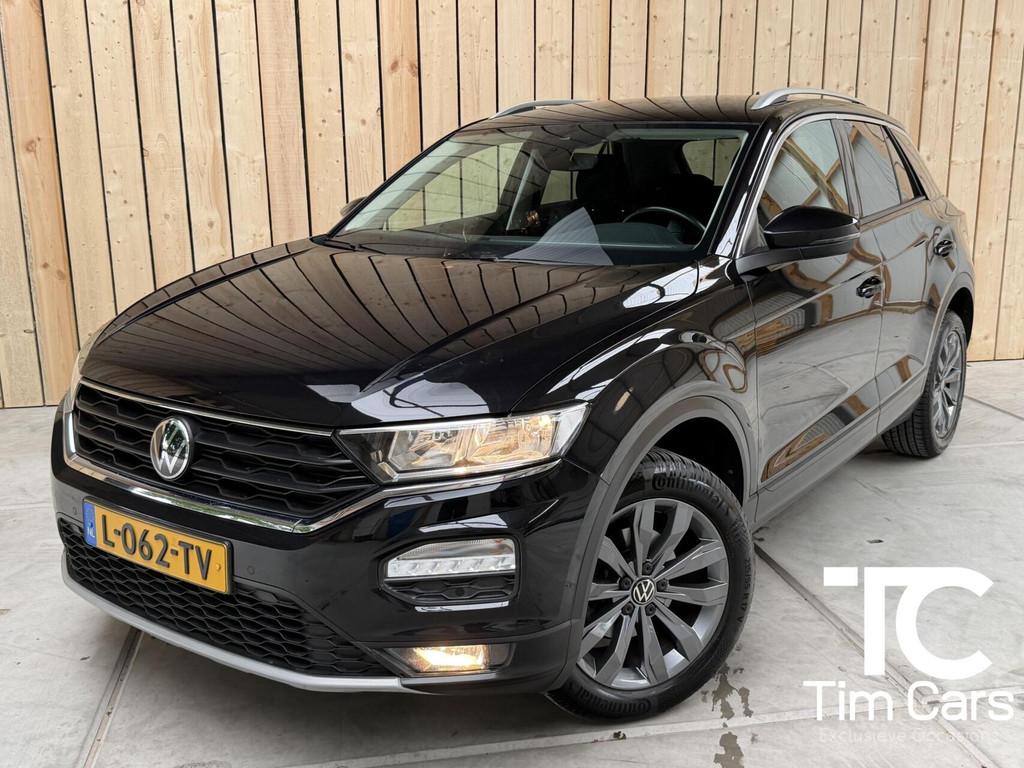 Volkswagen T-Roc 1.5 TSI Style Business Automaat | Climate control | Adaptieve cruise control | Achteruitrijcamera | Getint glas | LED verlichting | Apple CarPlay/Android Auto | Parkeersensoren voor en achter 55644272-0.jpg | Timcars.nl