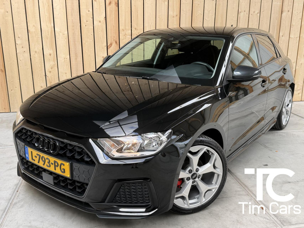 Audi A1 Sportback 25 TFSI epic Zwart optiek | Bang&olufsen Audio installatie | Getint glas | 18 inch lichtmetalen velgen | Rode remklauwen | Airconditioning | Isofix | Cruise control 55738429-0.jpg | Timcars.nl