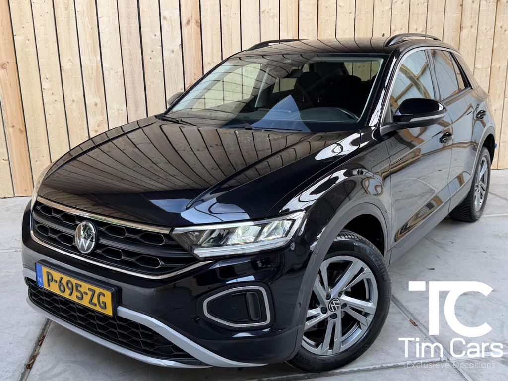 Volkswagen T-Roc 1.0 TSI Life 75 Edition Apple CarPlay/Android Auto | Airconditioning | Cruise control adaptief | LED koplampen | Lichtmetalen velgen | Rijstrooksensor | Getint glas | Achteruitrijcamera 55763890-0.jpg | Timcars.nl