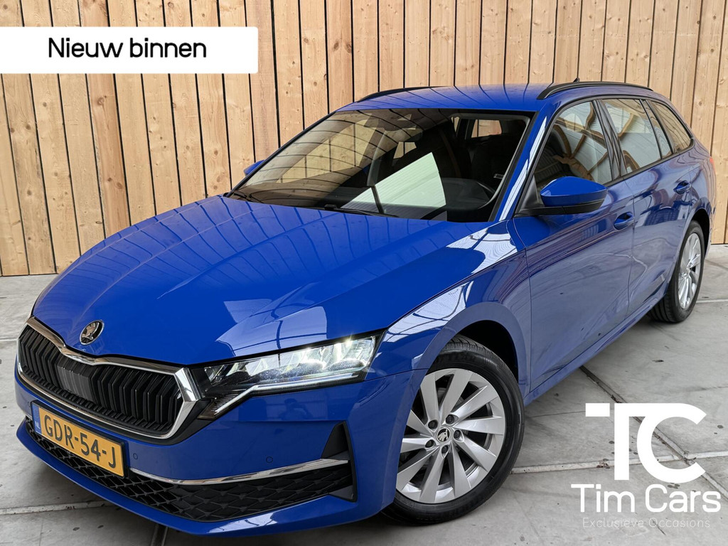 Škoda Octavia Combi 1.5 TSI First Edition Automaat | Apple CarPlay/Android Auto | Achteruitrijcamera | Cruise & climate control | LED koplampen | Stoel- en stuurwielverwarming | Rijstrooksensor | Parkeersensoren voor en achter 56704853-0.jpg | Timcars.nl