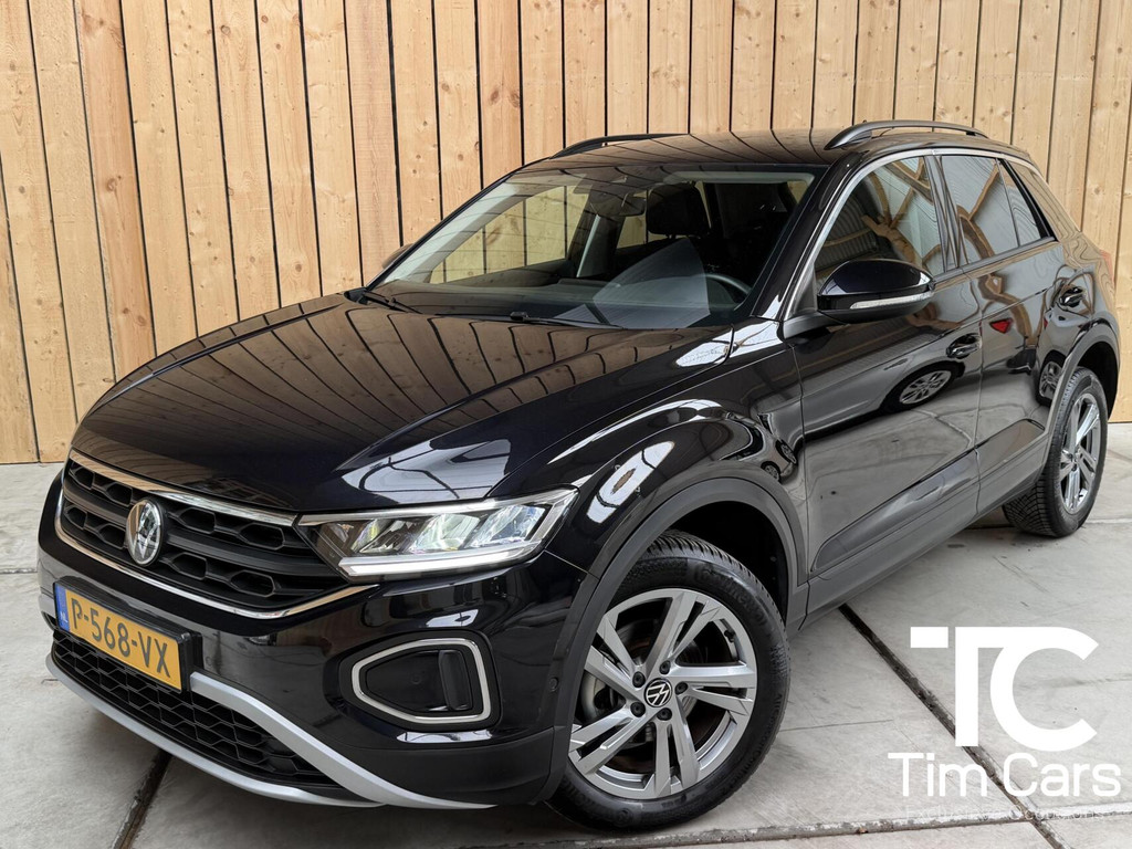 Volkswagen T-Roc 1.0 TSI Life 75 Edition Apple CarPlay/Android Auto | Achteruitrijcamera | Adaptieve cruise control | Climate control | Lichtmetalen sportvelgen | Parkeersensoren voor en achter 56811064-0.jpg | Timcars.nl