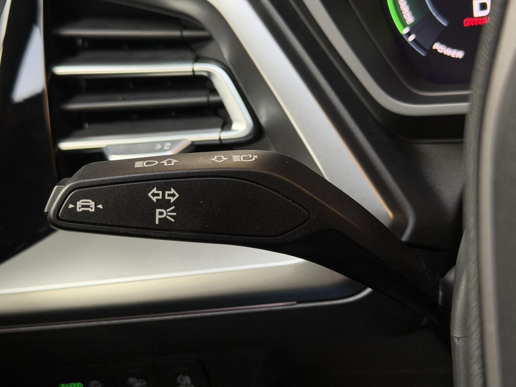 Audi Q4 e-tron 40 Launch edition Advanced 77 kWh SoH 91,95% Warmtepomp | Achteruitrijcamera | Adaptieve cruise control | Apple CarPlay/Android Auto | Climate control | Matrix LED | Navigatiesysteem | Voorstoelen verwarmd | Parkeersensoren 57062844-10.jpg | Timcars.nl