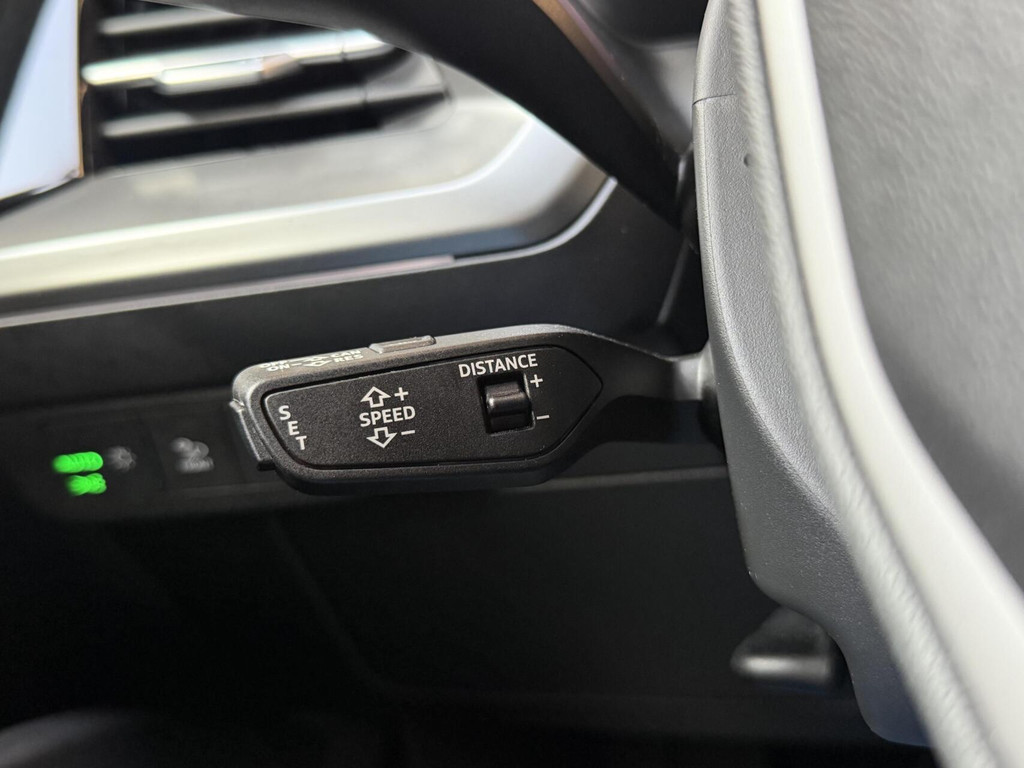 Audi Q4 e-tron 40 Launch edition Advanced 77 kWh SoH 91,95% Warmtepomp | Achteruitrijcamera | Adaptieve cruise control | Apple CarPlay/Android Auto | Climate control | Matrix LED | Navigatiesysteem | Voorstoelen verwarmd | Parkeersensoren 57062844-11.jpg | Timcars.nl